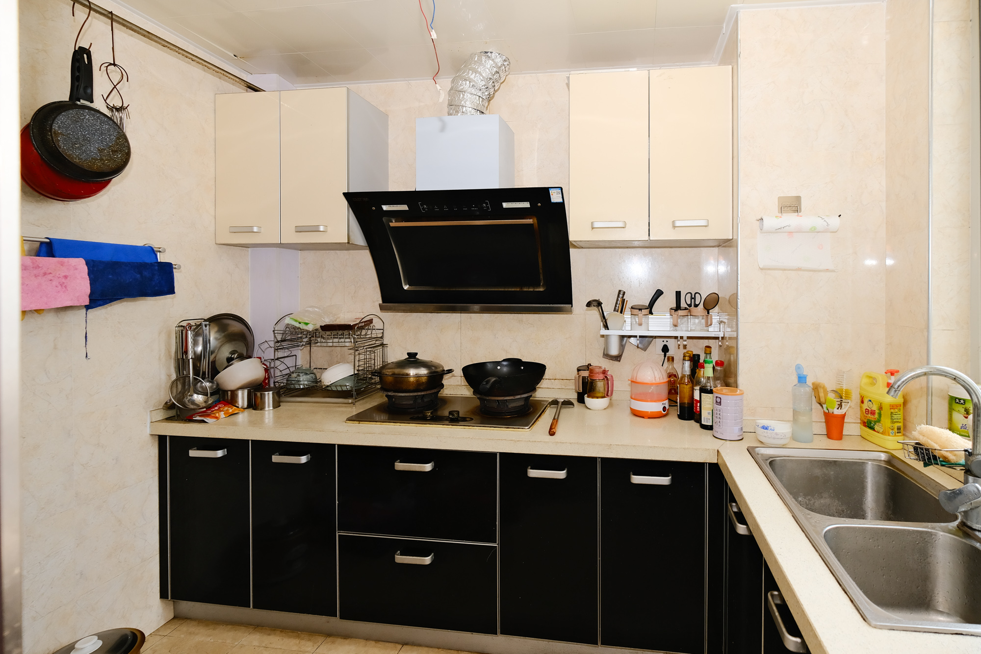 世景华庭  3室2厅2卫   70.00万 世景华庭  3室2厅2卫   70.00万厨房