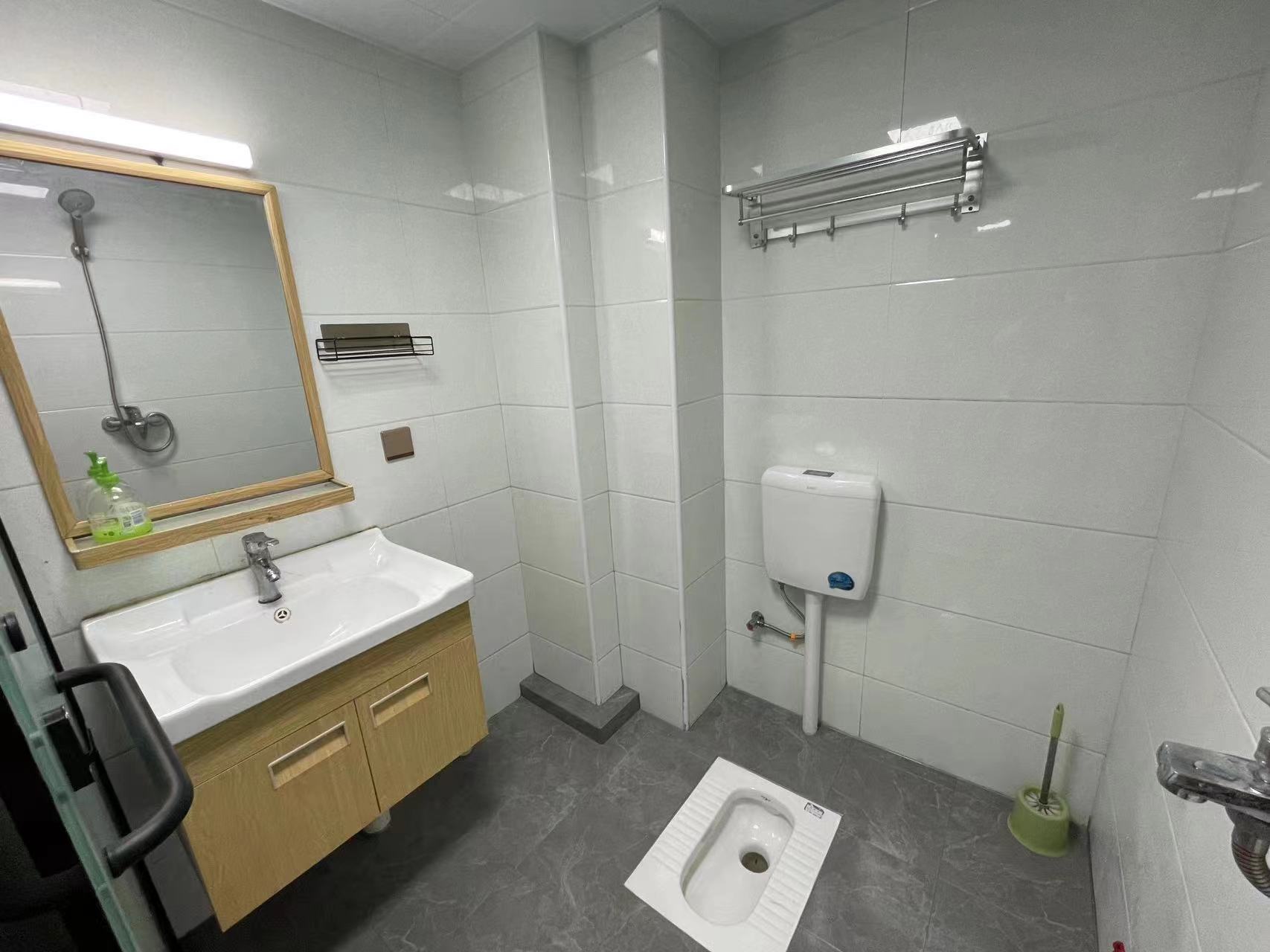 中建御山和苑 1室1厅1卫 30.0万 中建御山和苑 1室1厅1卫 30.0万室内图