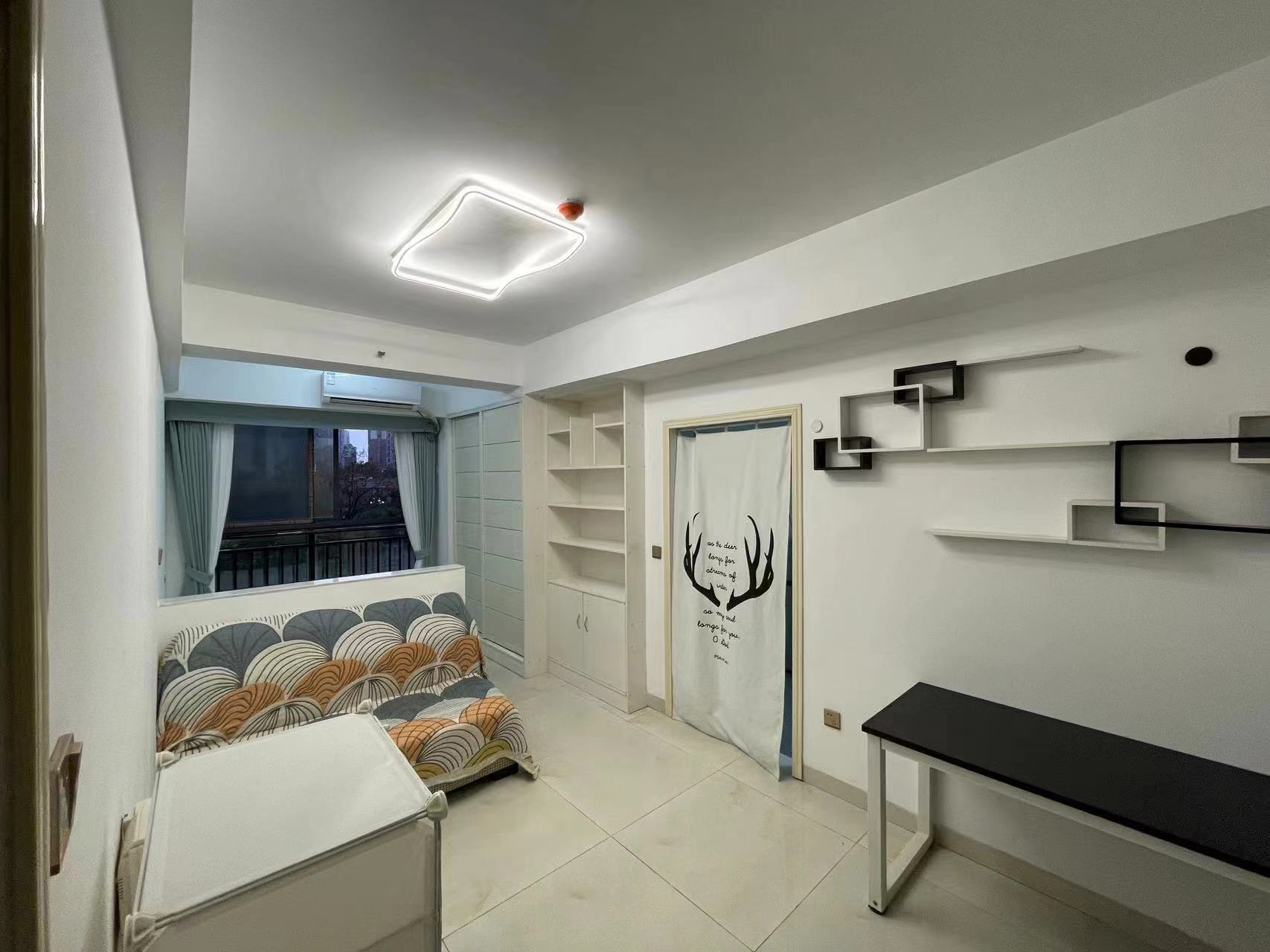 中建御山和苑 1室1厅1卫 30.0万 中建御山和苑 1室1厅1卫 30.0万室内图