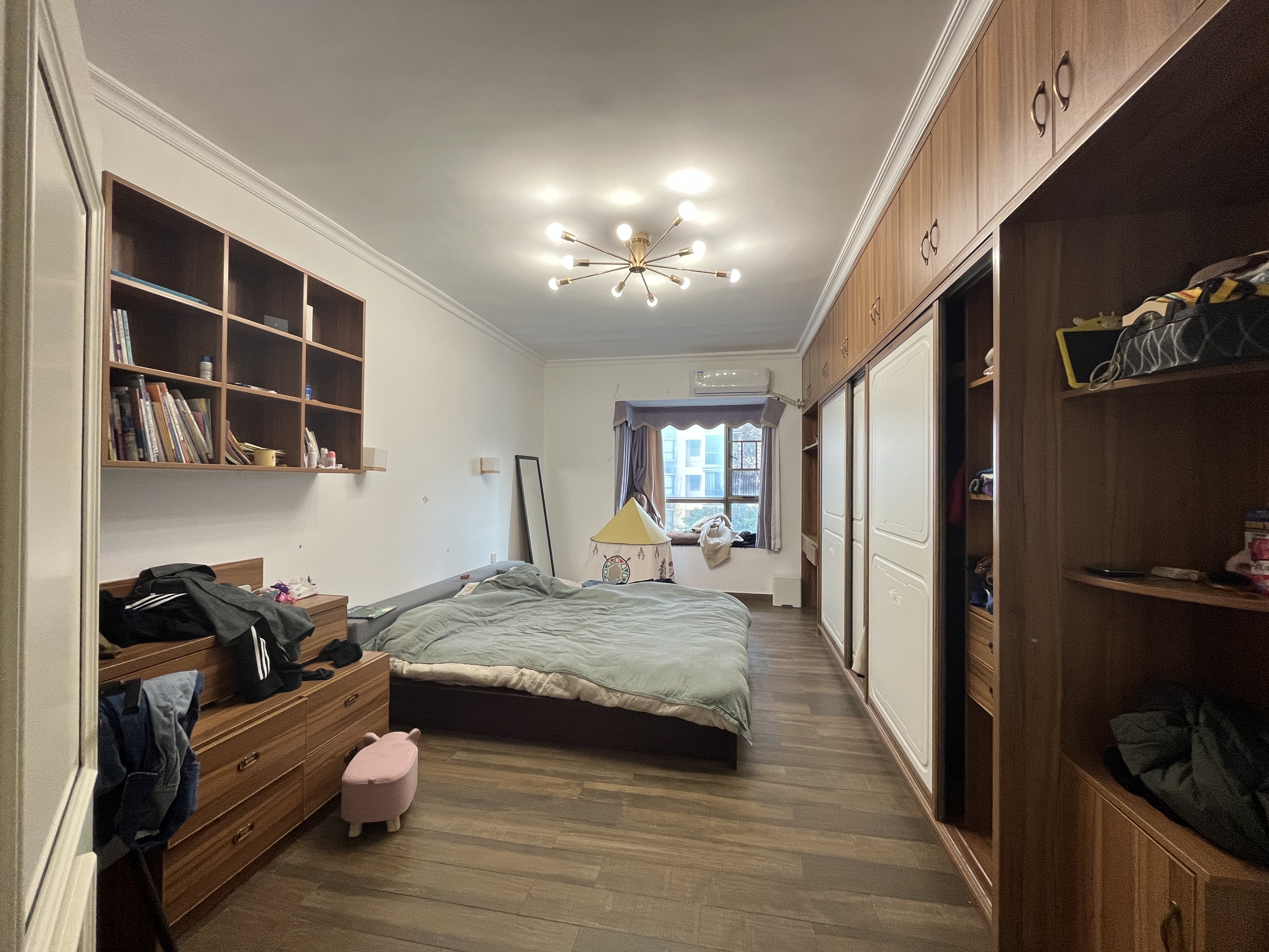 明峰银座  4室2厅2卫    75.8万 明峰银座  4室2厅2卫    75.8万室内图