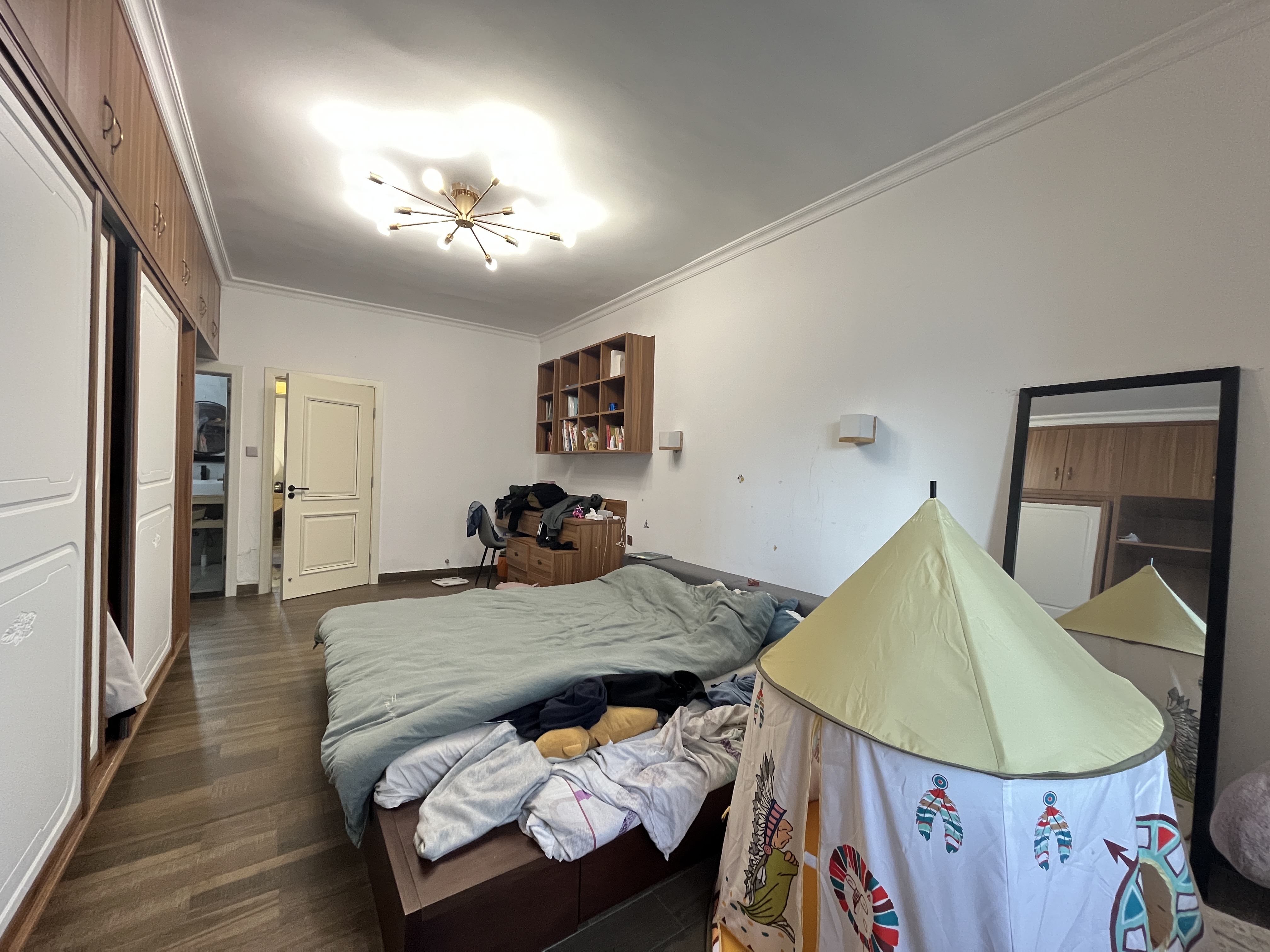 明峰银座  4室2厅2卫    75.8万 明峰银座  4室2厅2卫    75.8万室内图