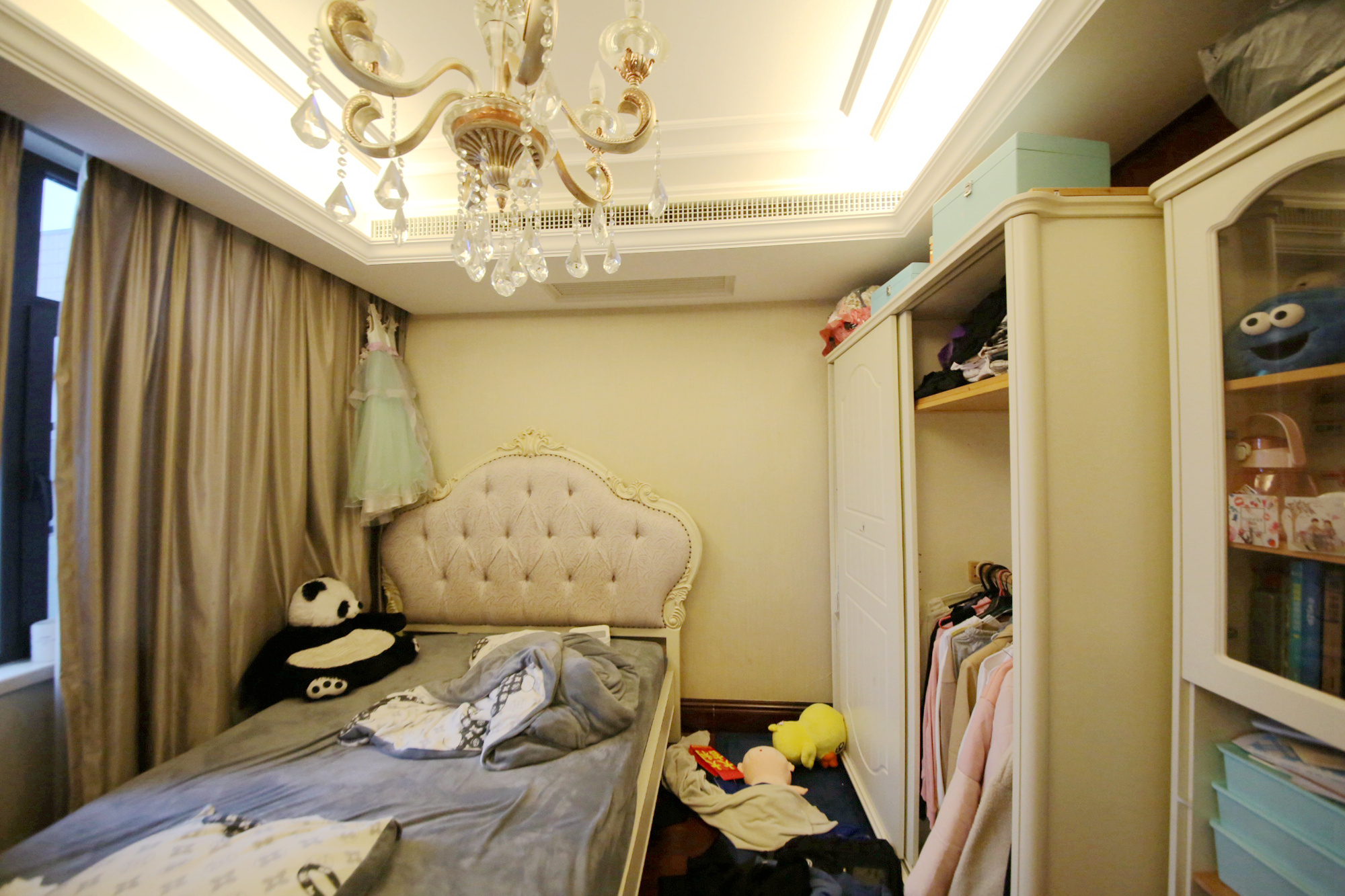 运达中央广场一、二期  4室2厅2卫    579.0万卧室