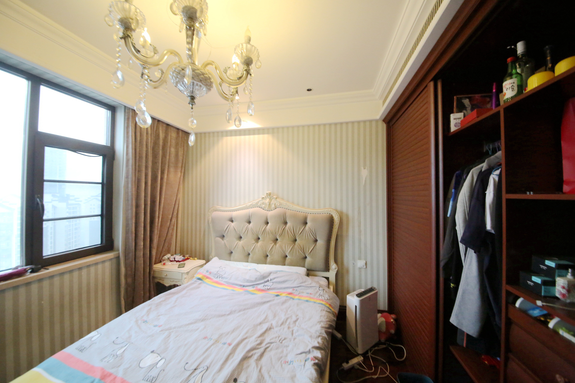 运达中央广场一、二期  4室2厅2卫    579.0万卧室