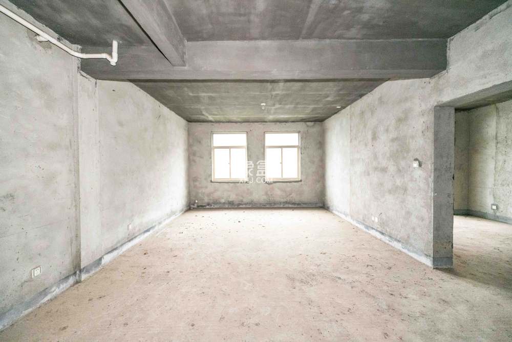 南郡明珠 5室2厅1厨2卫 187.30万