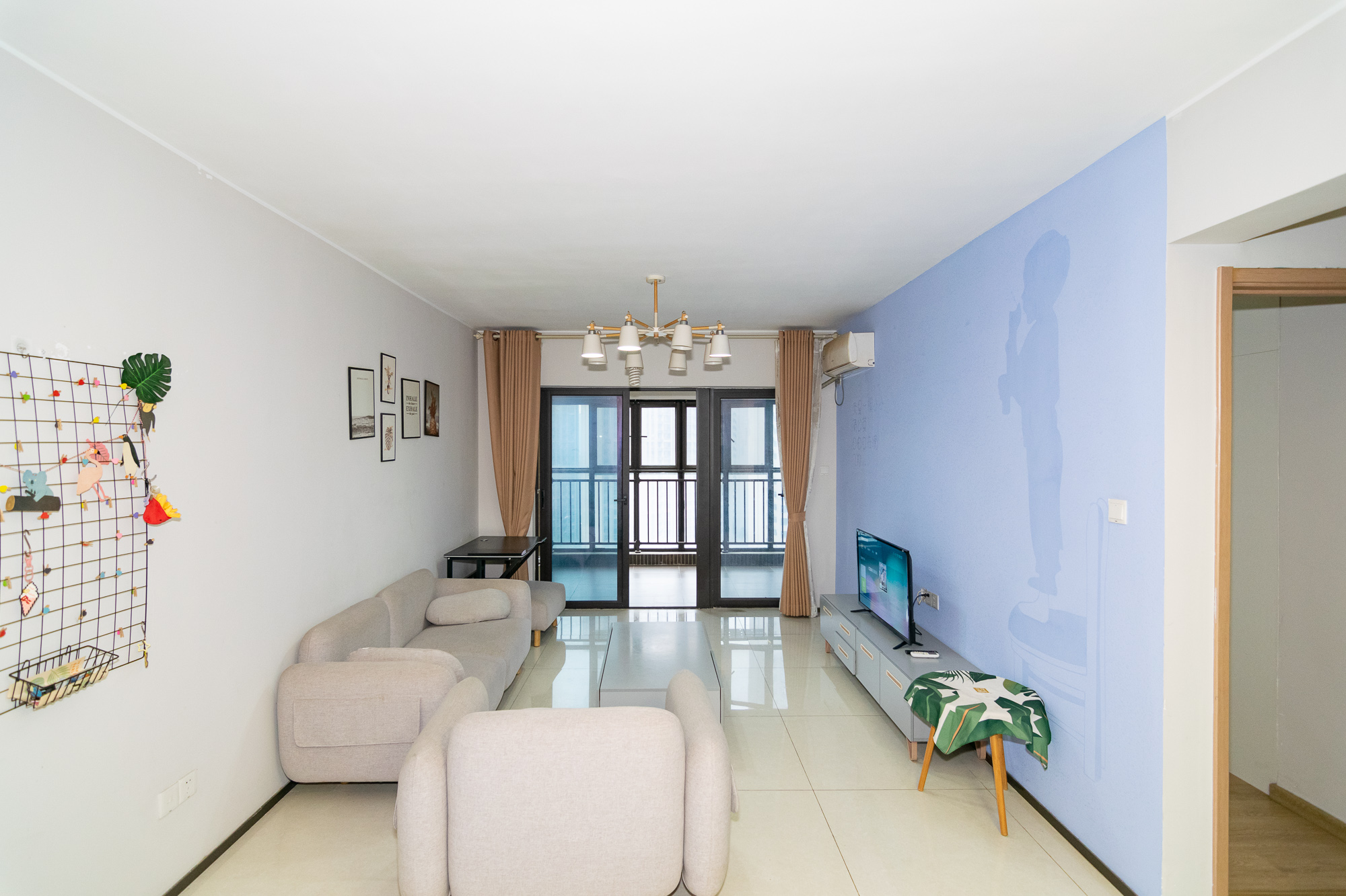 时代倾城二期  2室2厅1卫    92.0万 时代倾城二期  2室2厅1卫    92.0万客厅