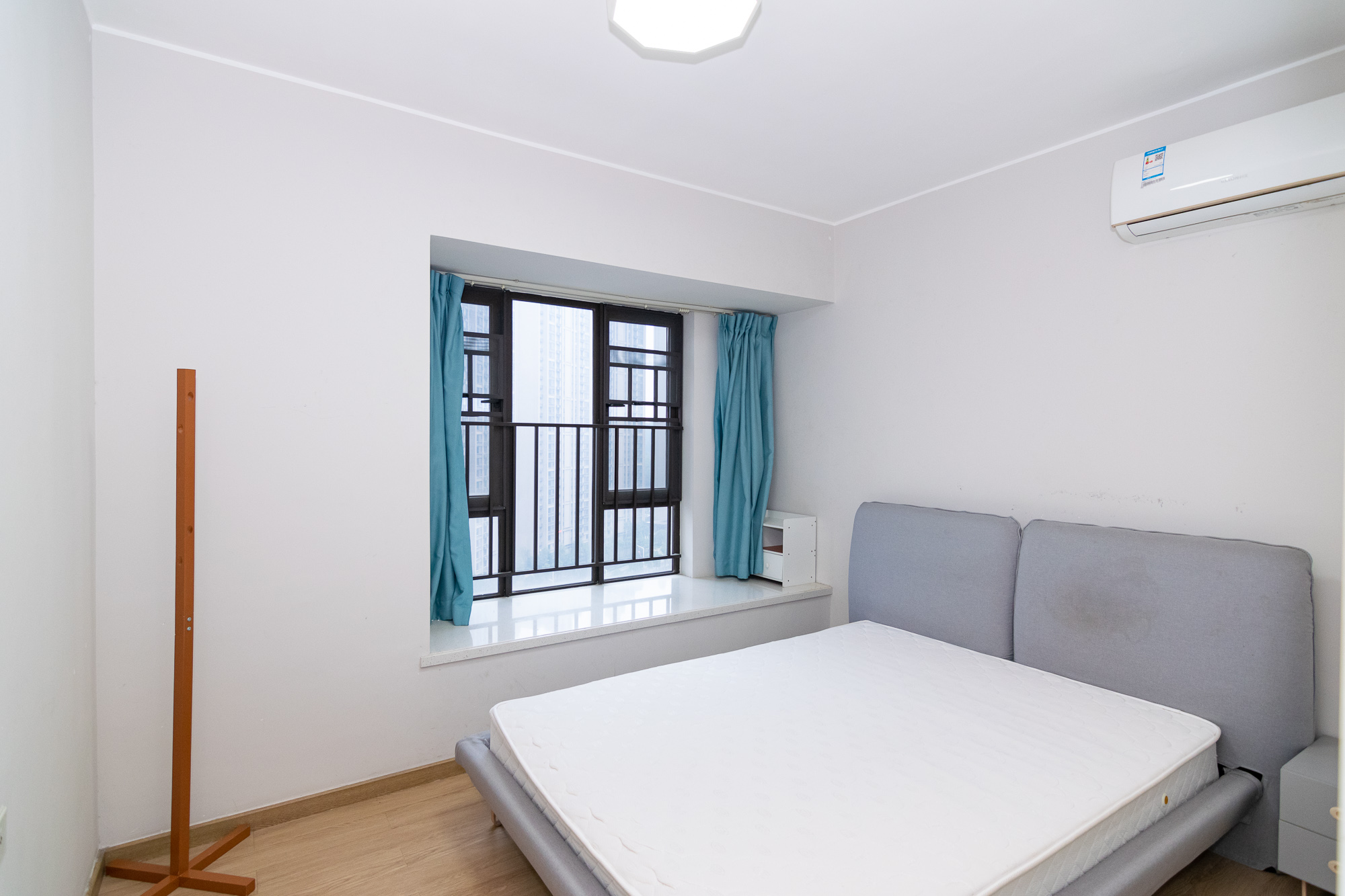 时代倾城二期  2室2厅1卫    92.0万卧室