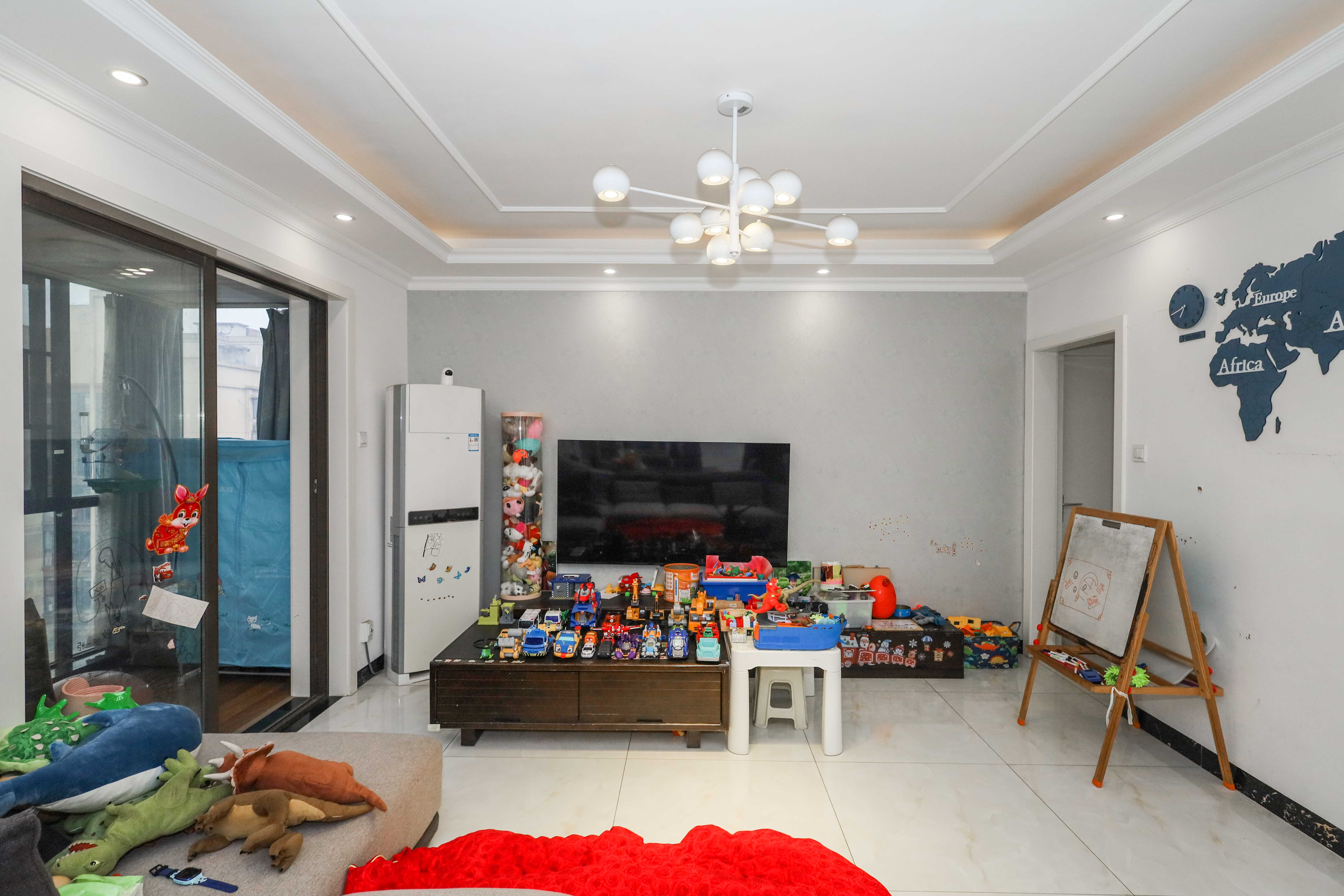 梅溪湖合能璞丽  3室2厅2卫    180.0万客厅