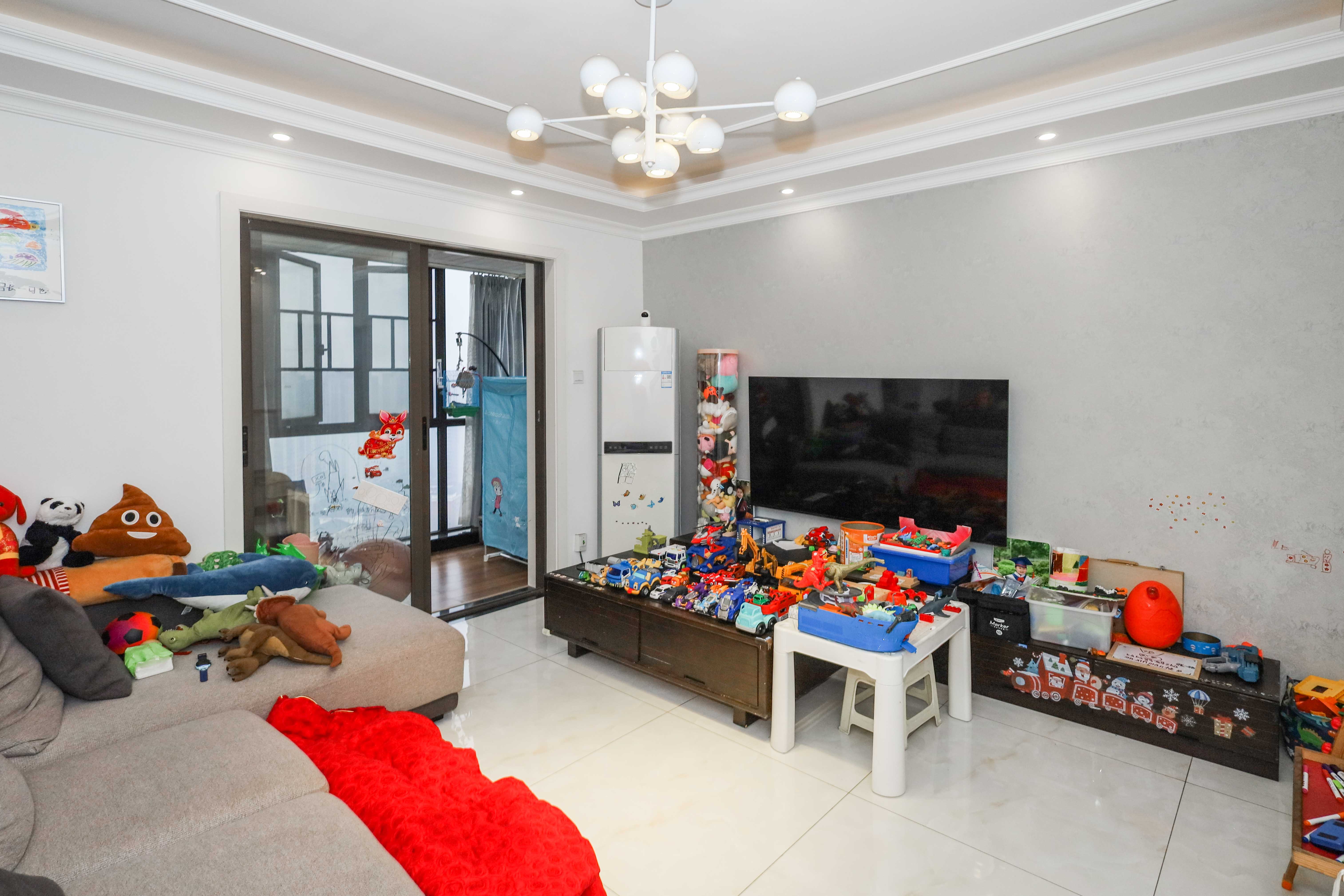 梅溪湖合能璞丽  3室2厅2卫    180.0万客厅