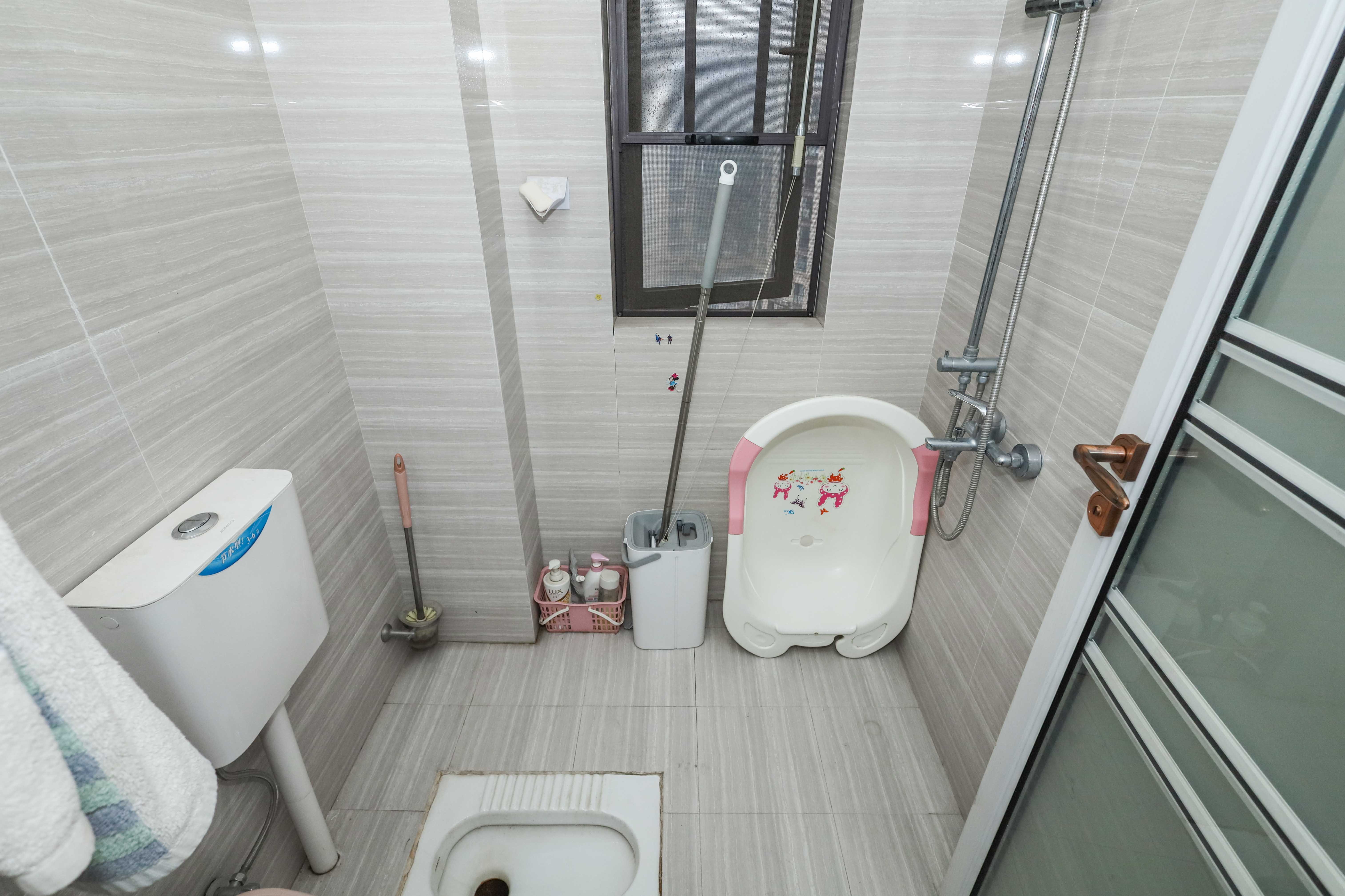 梅溪湖合能璞丽  3室2厅2卫    180.0万卫生间