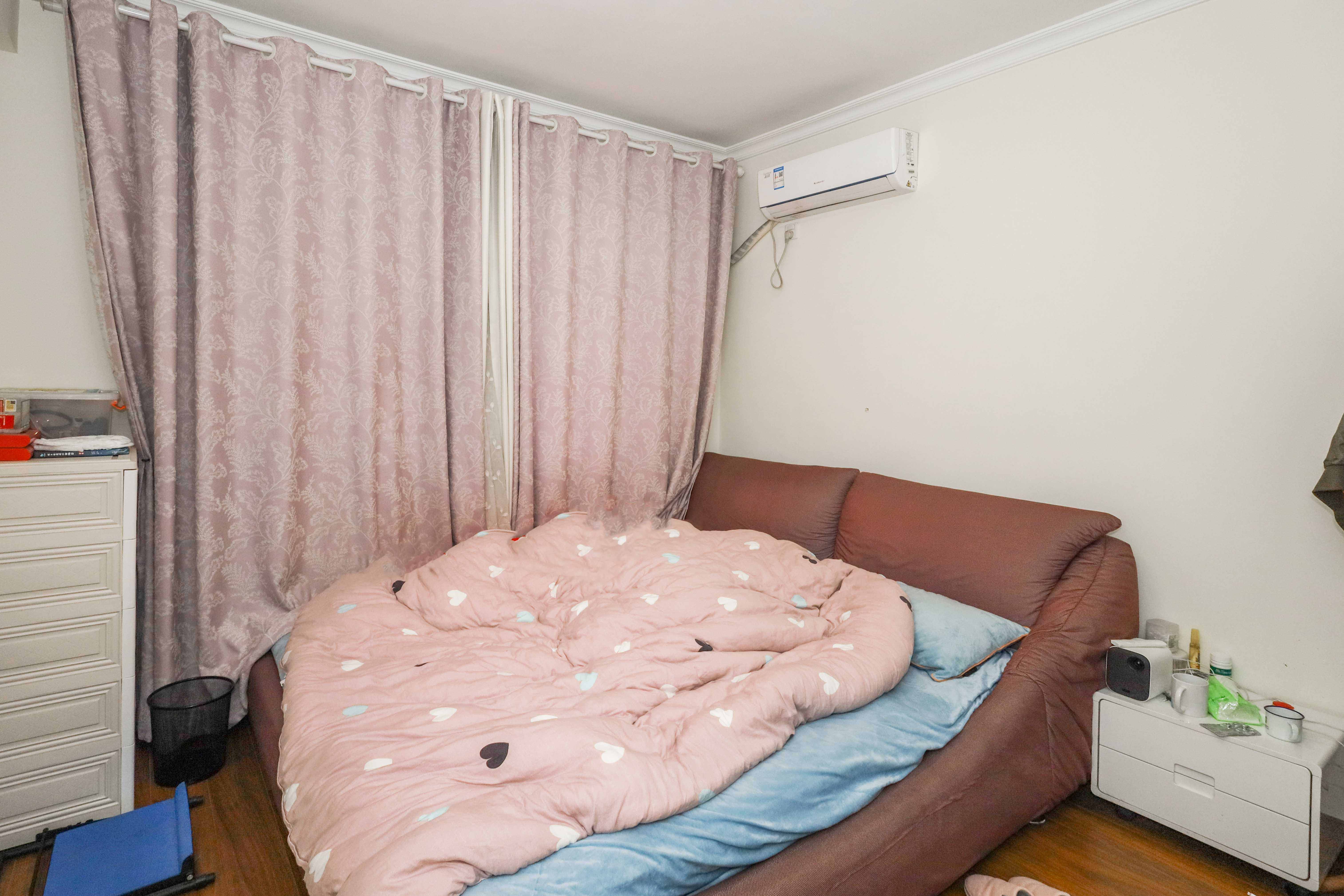 梅溪湖合能璞丽  3室2厅2卫    180.0万卧室