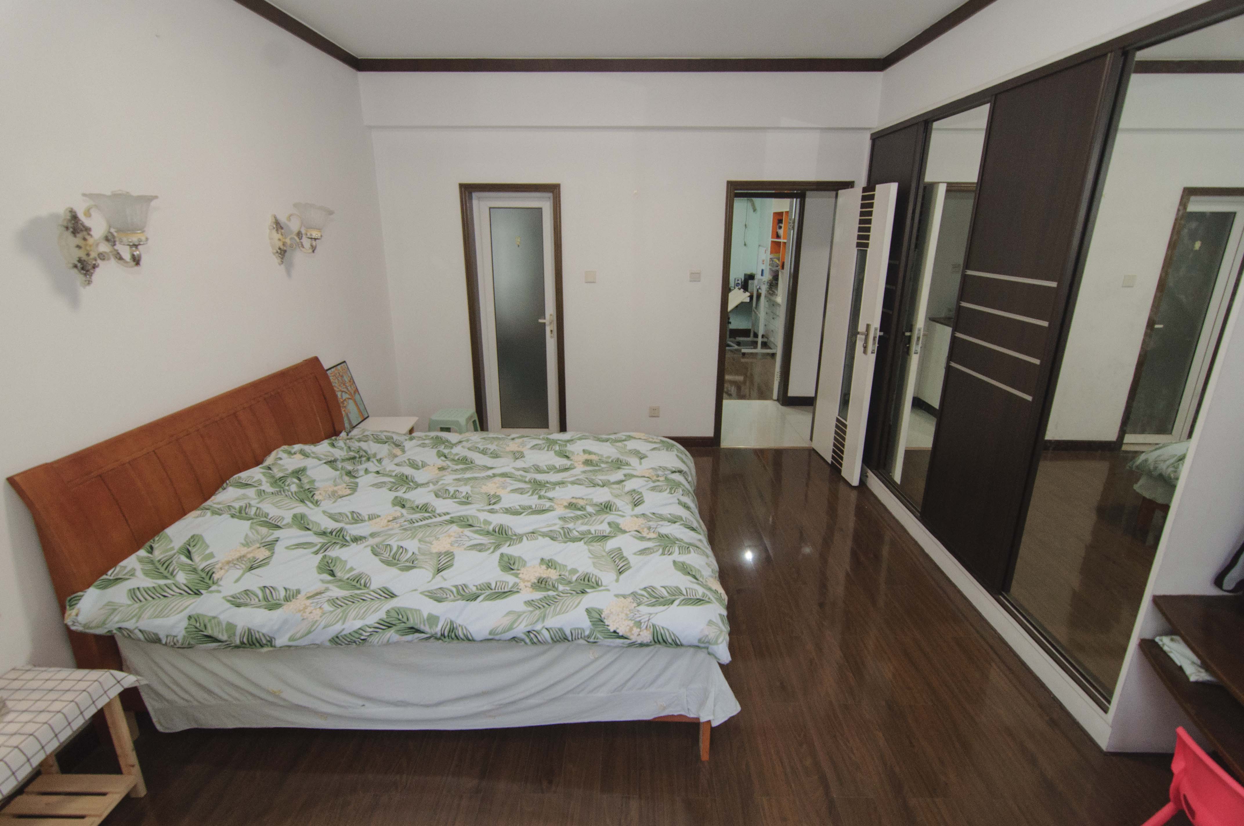 华盛家园  3室2厅2卫    120.0万卧室