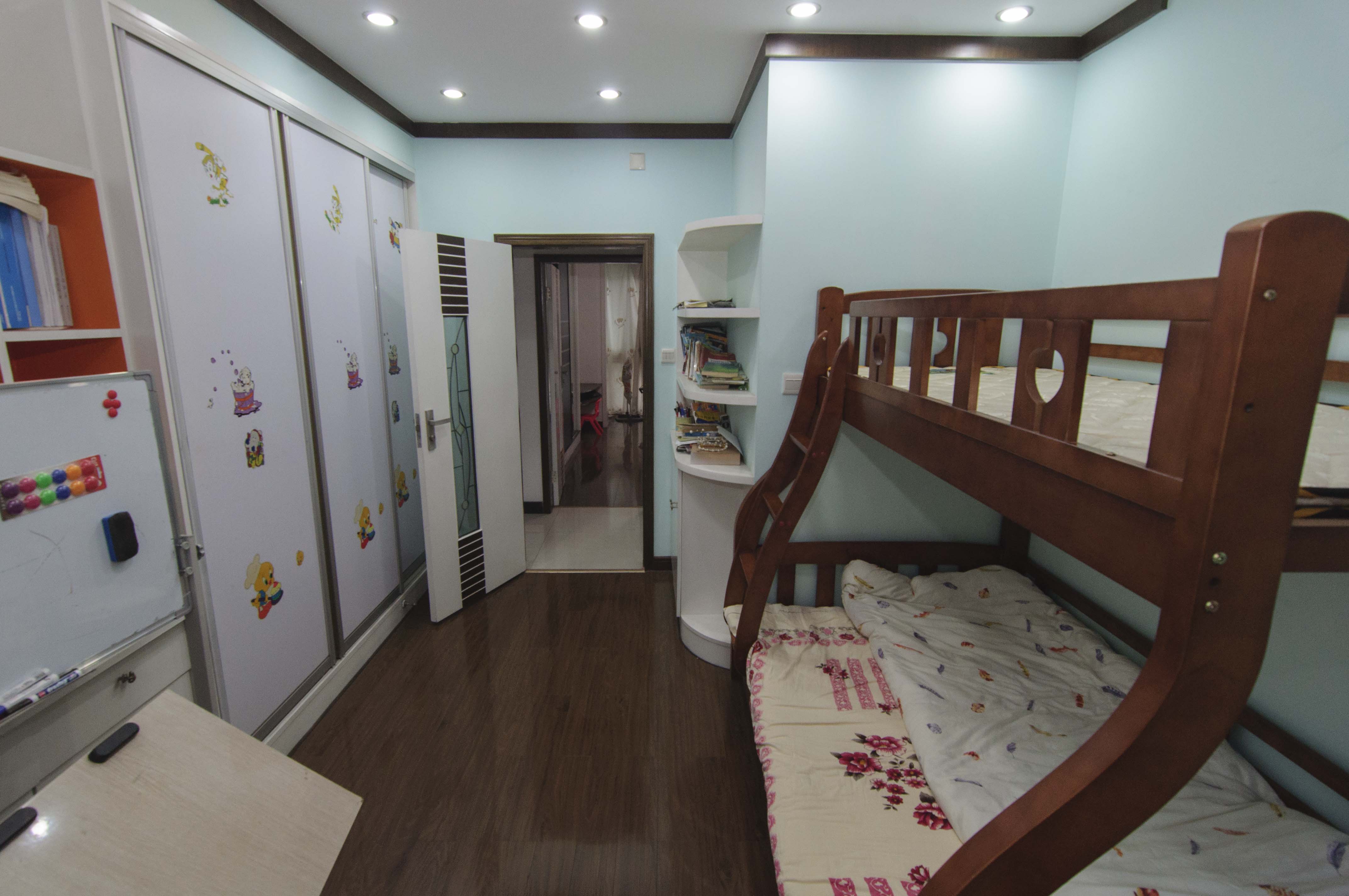 华盛家园  3室2厅2卫    120.0万卧室