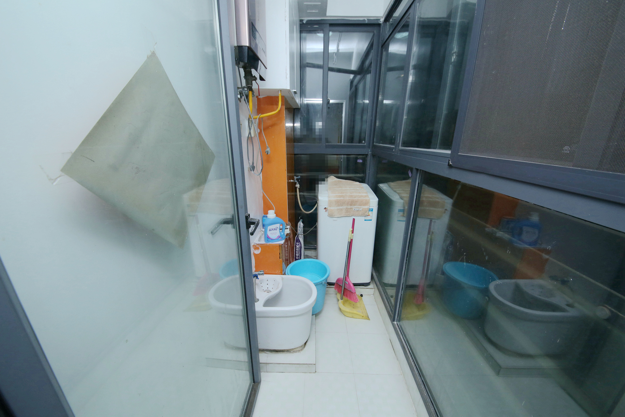 湘域中央  2室2厅1卫   140.00万厨房