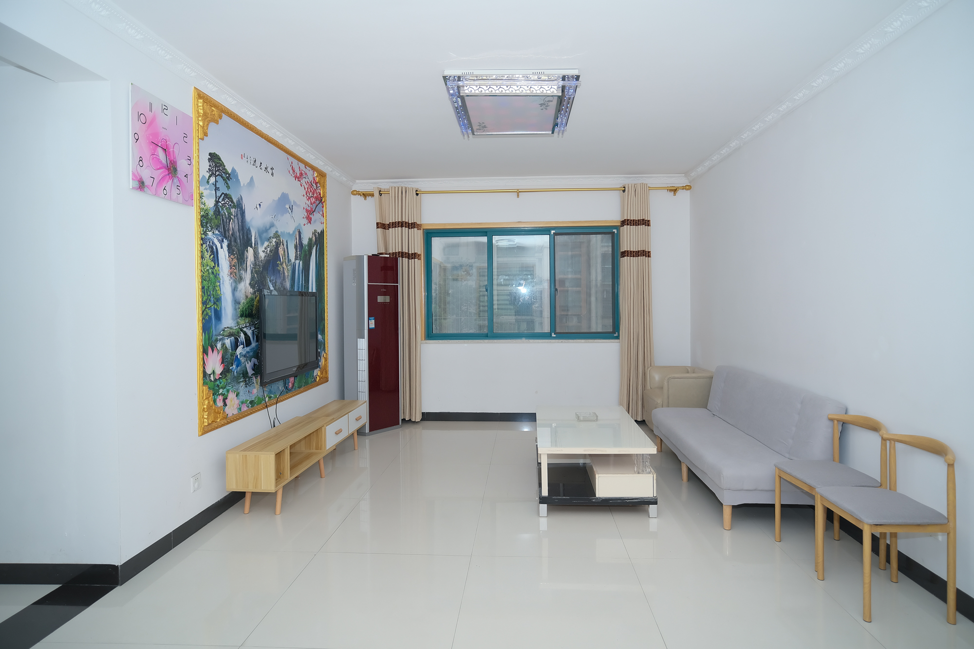 蝴蝶谷 3室2厅1卫 75.00万 蝴蝶谷 3室2厅1卫 75.00万客厅