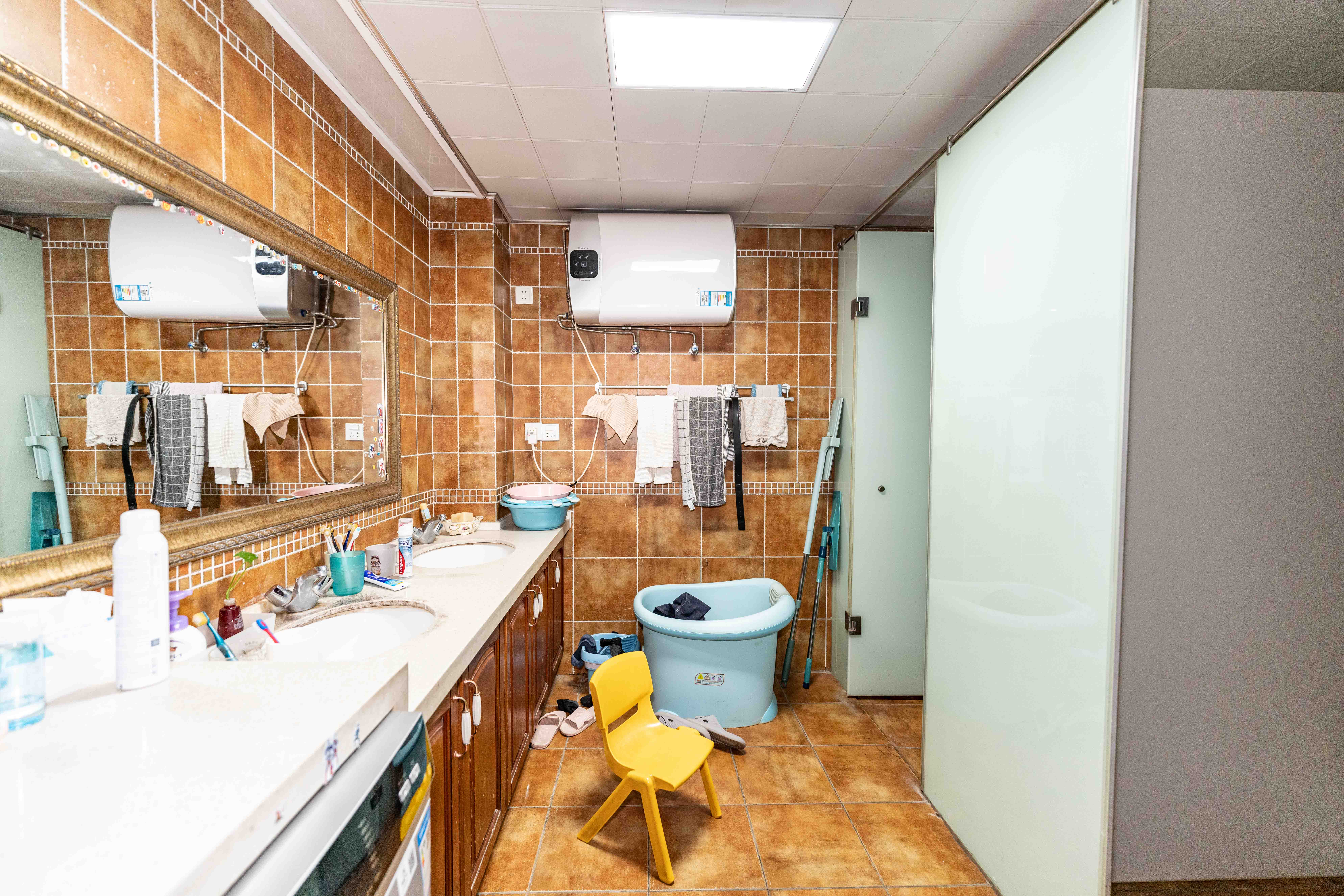 保利城(中航城国际社区、郡原美村) 2室2厅1卫 130.00万 保利城(中航城国际社区、郡原美村) 2室2厅1卫 130.00万卫生间