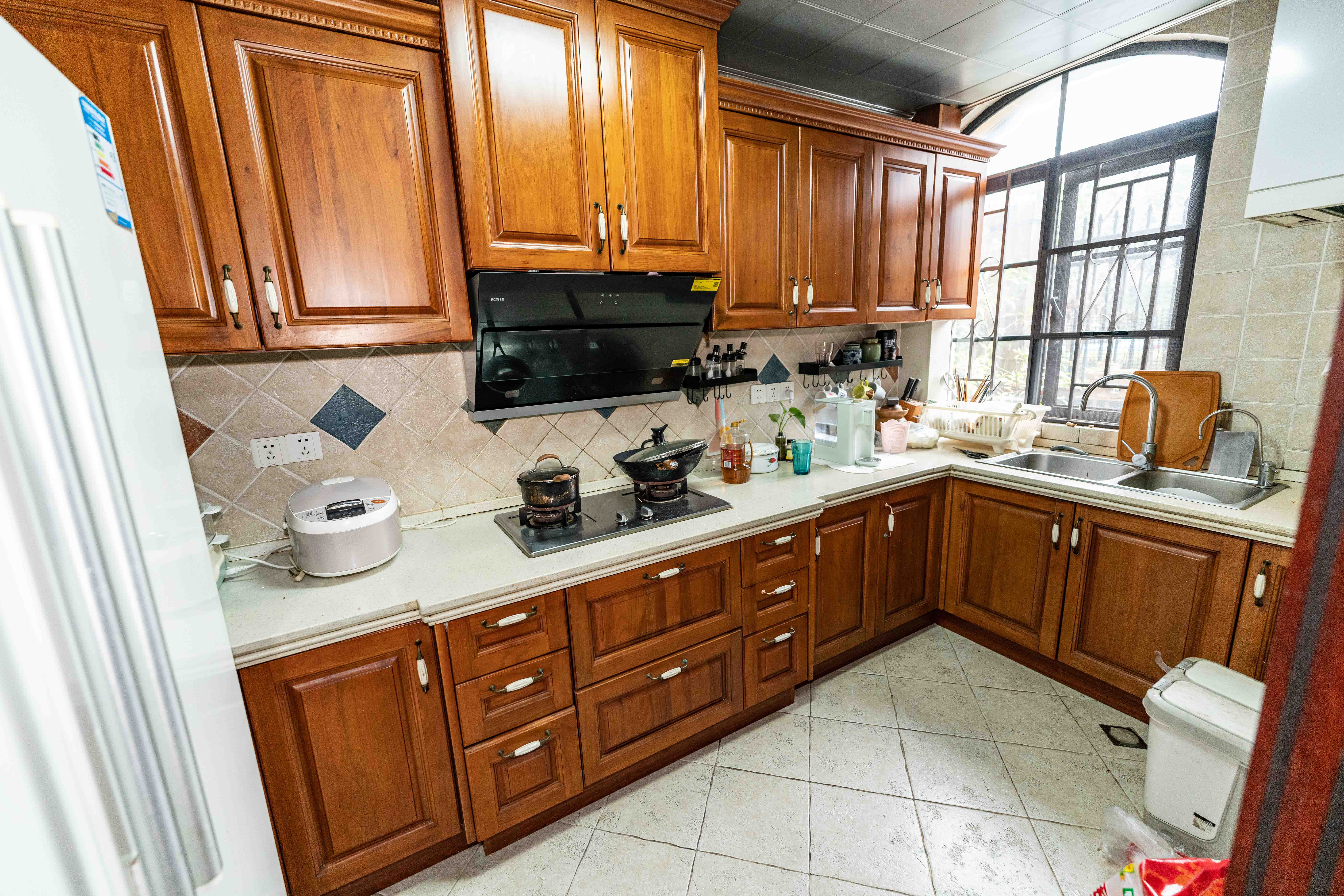 保利城(中航城国际社区、郡原美村) 2室2厅1卫 130.00万 保利城(中航城国际社区、郡原美村) 2室2厅1卫 130.00万厨房