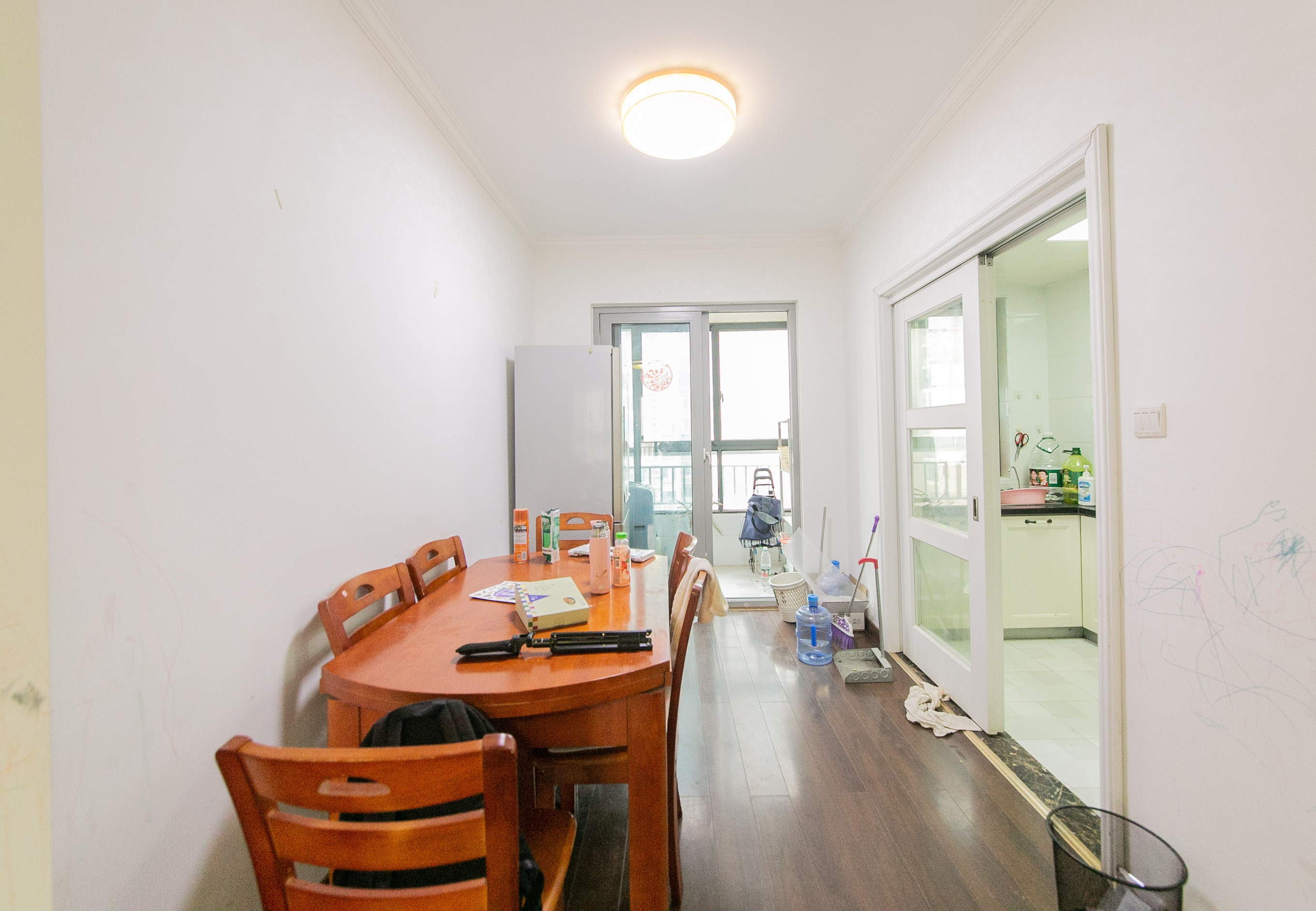 钱隆世家  3室2厅2卫    112.0万客厅