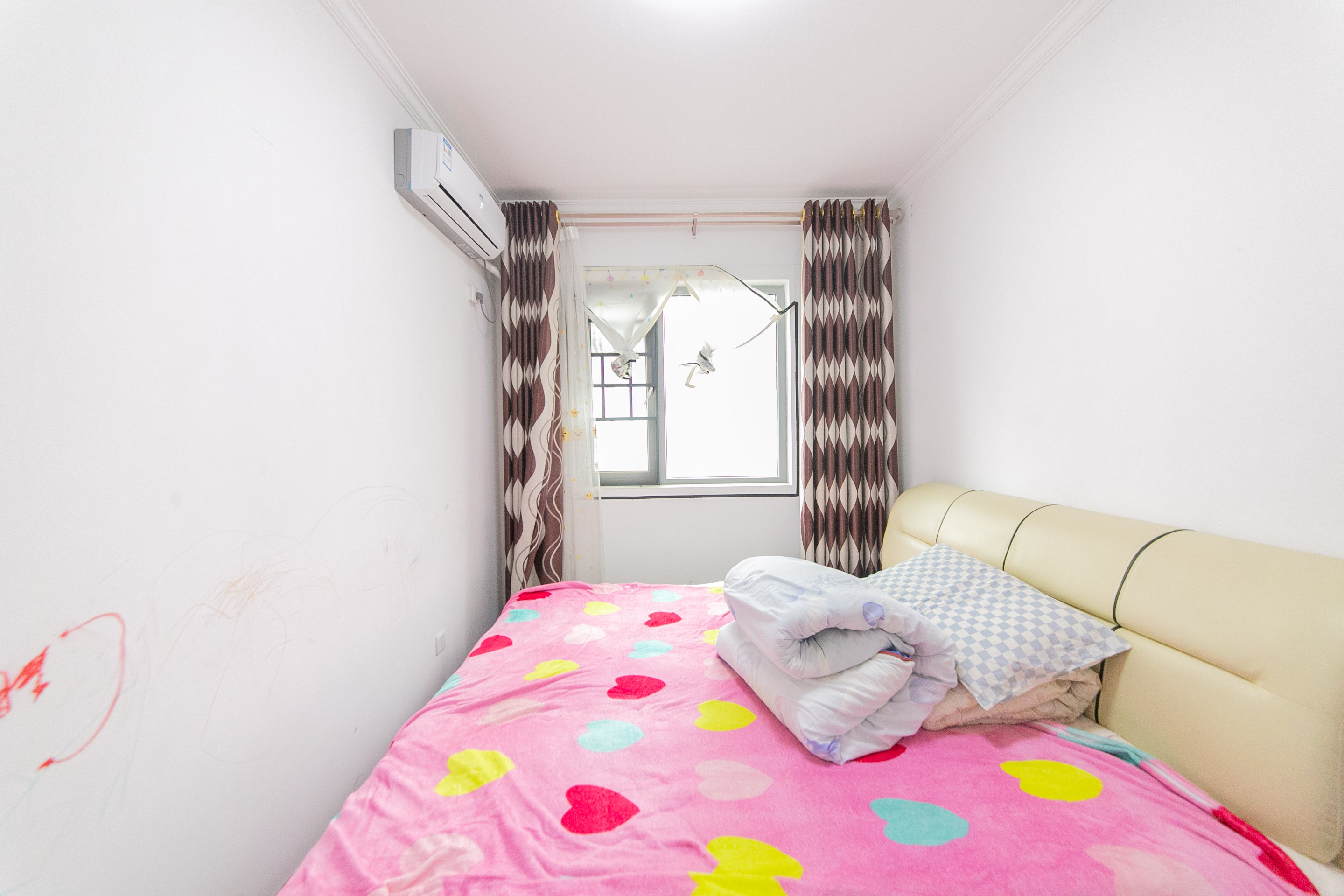 钱隆世家  3室2厅2卫    112.0万卧室