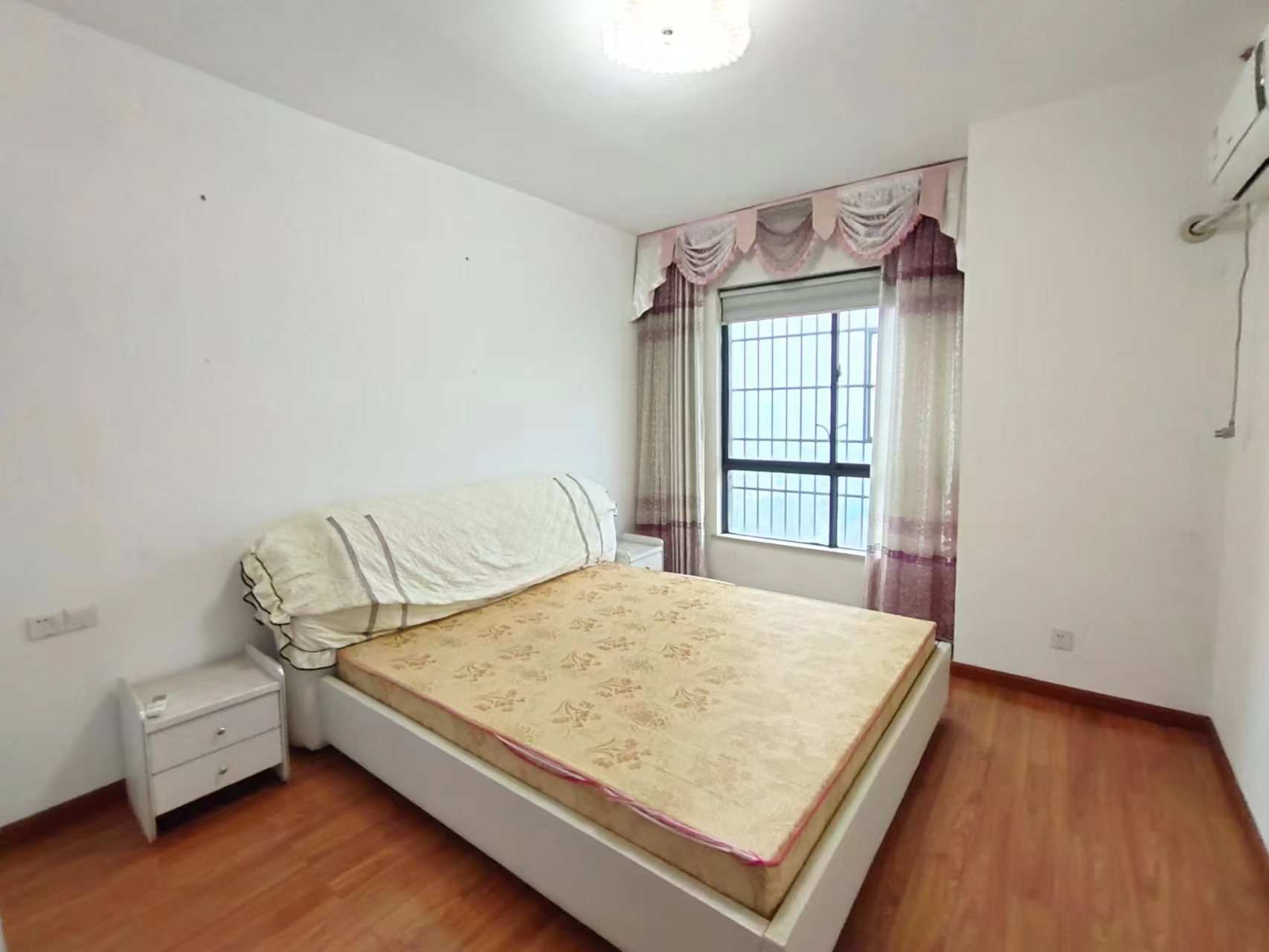 圣华名城建设北路110号 3室2厅2卫 68.0万 圣华名城建设北路110号 3室2厅2卫 68.0万室内图