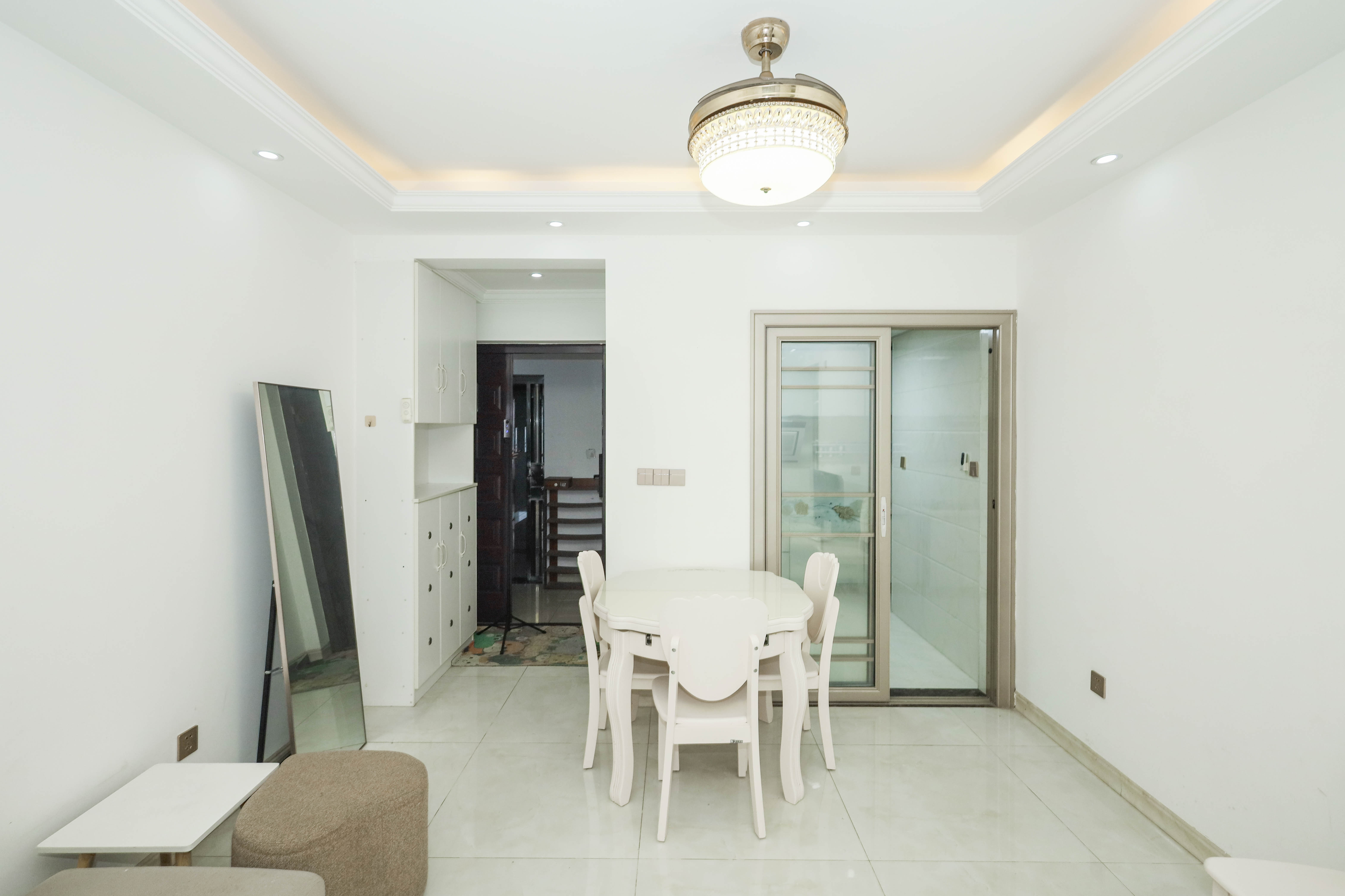 凯特梅溪紫郡  3室2厅1卫    80.0万 凯特梅溪紫郡  3室2厅1卫    80.0万客厅