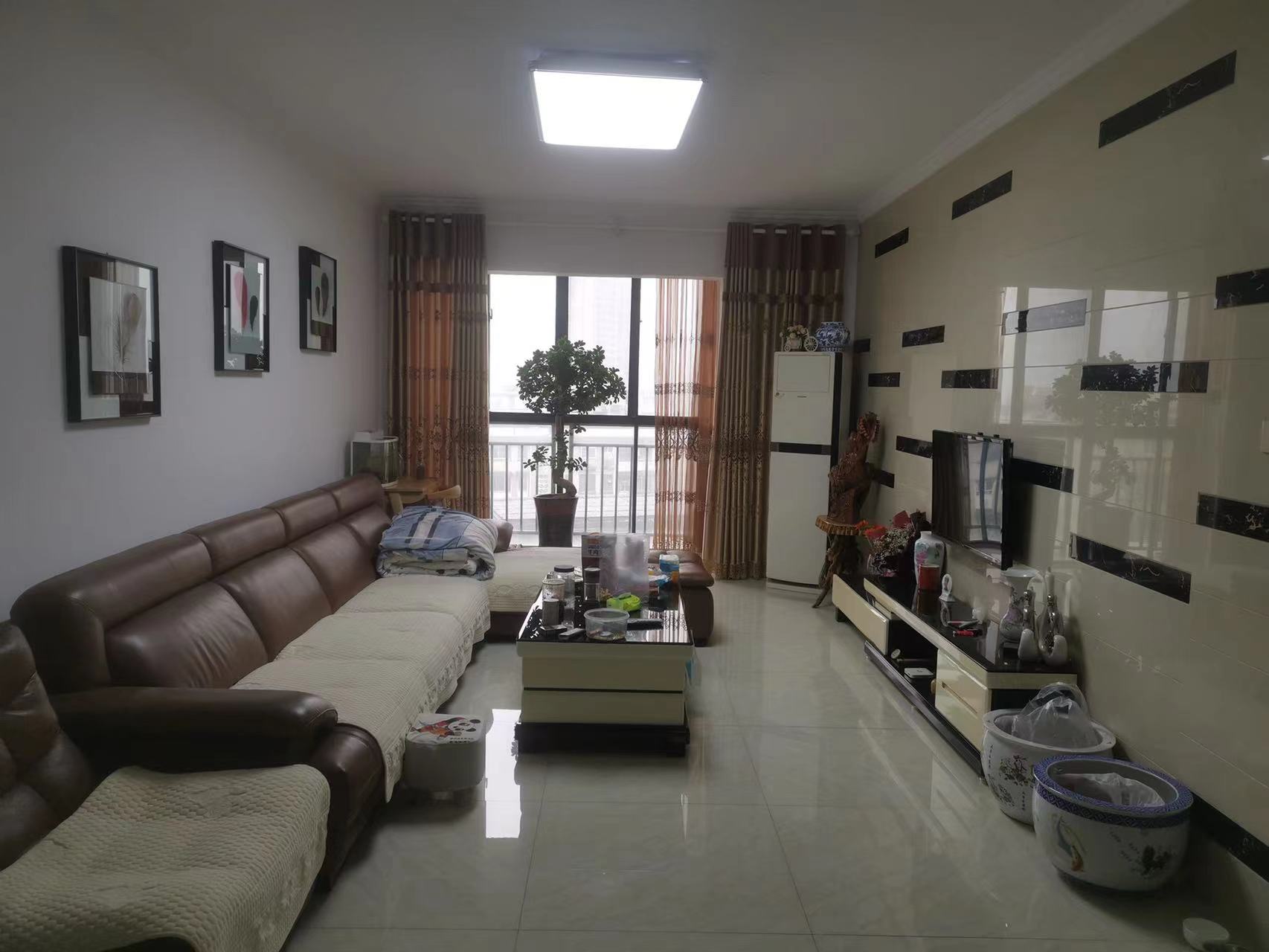 西域名邸  2室2厅1卫   81.80万 西域名邸  2室2厅1卫   81.80万室内图1