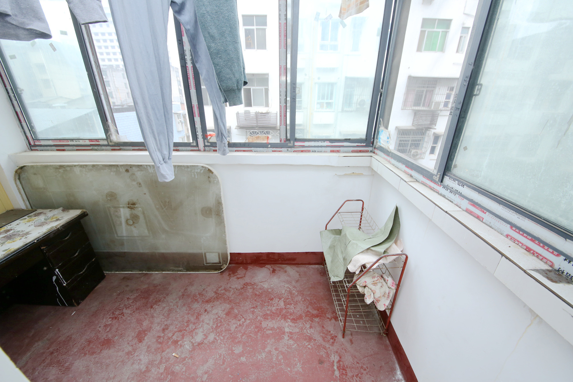 燕山街社区 2室2厅1厨1卫 53.70万阳台