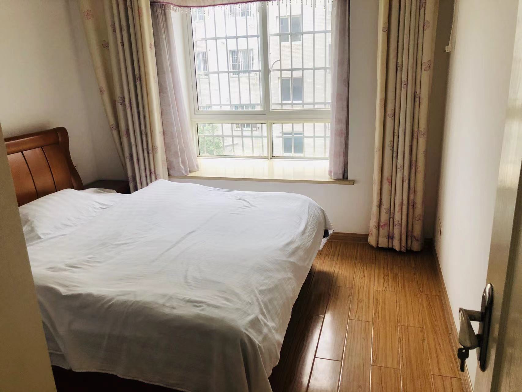 春满江南 2室2厅1卫 29.8万 春满江南 2室2厅1卫 29.8万客厅