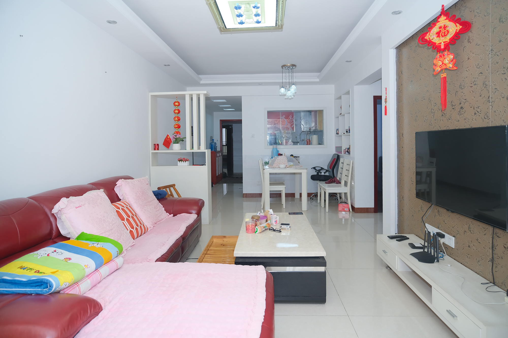 花样年华  3室2厅1卫   56.00万 花样年华  3室2厅1卫   56.00万客厅