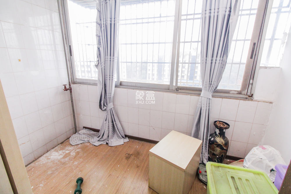 交通職院教工宿舍  3室1廳1衛(wèi)   68.00萬