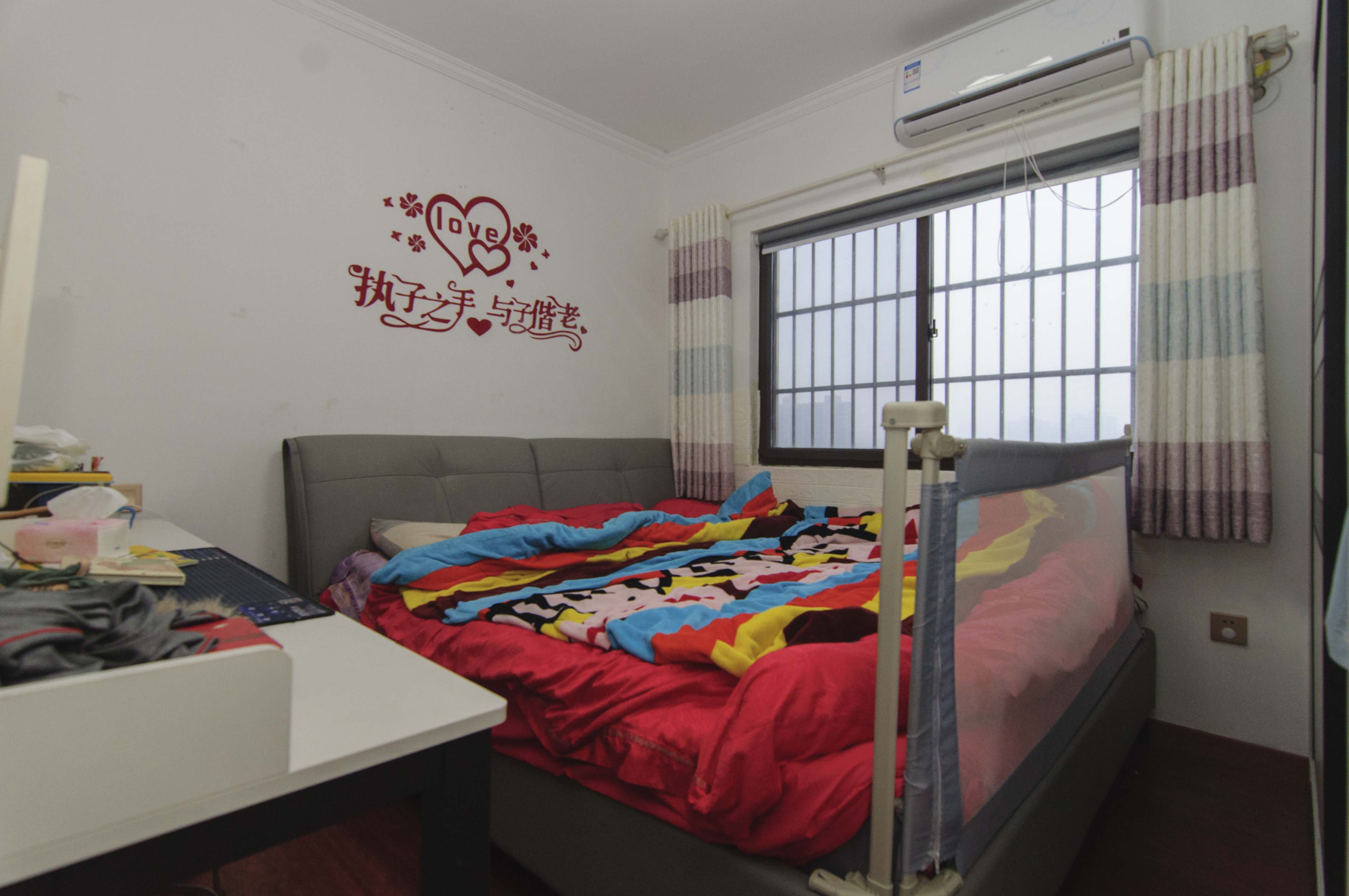 顺安大厦  2室2厅1卫   81.00万卧室