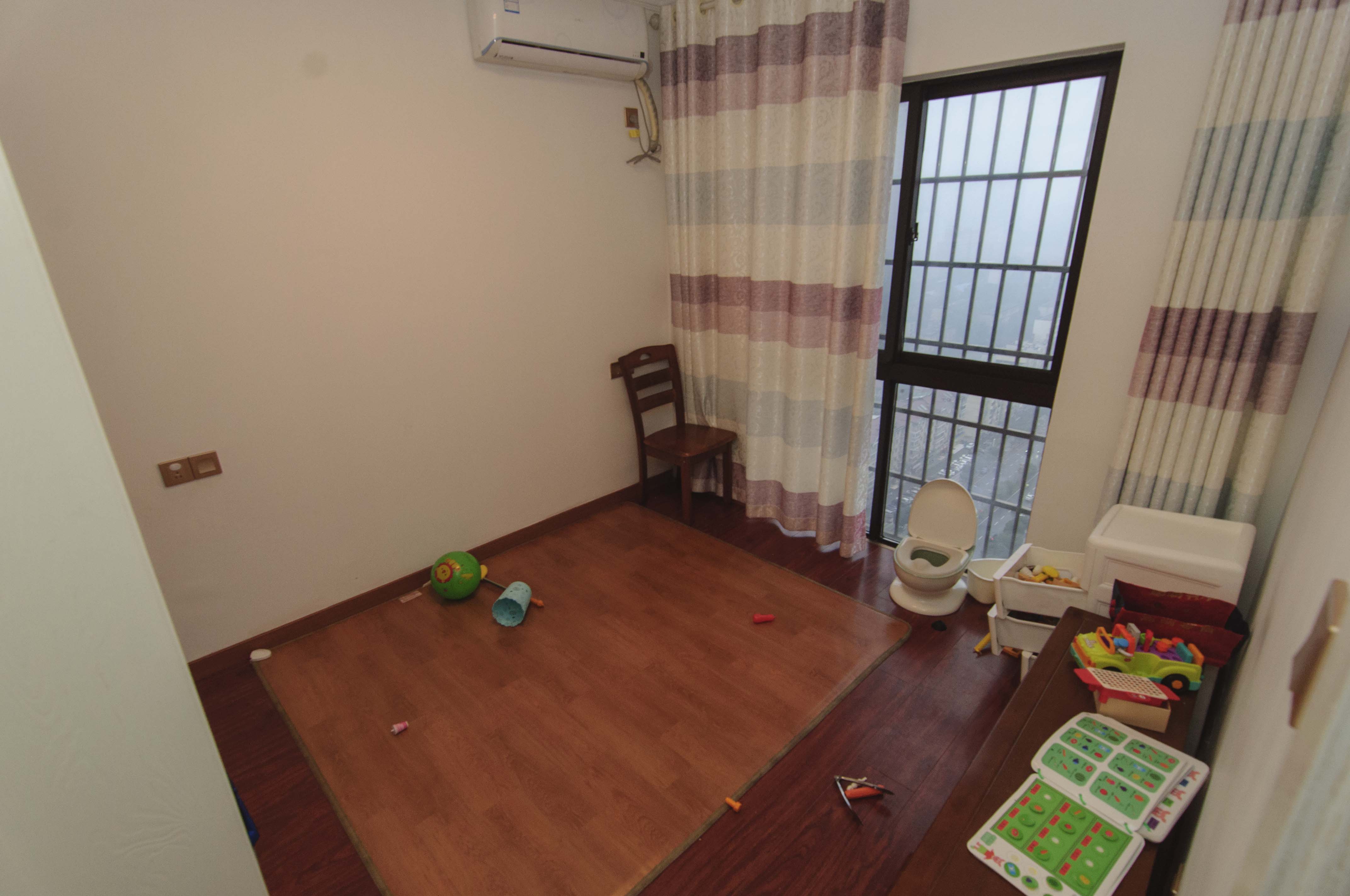 顺安大厦  2室2厅1卫   81.00万卧室