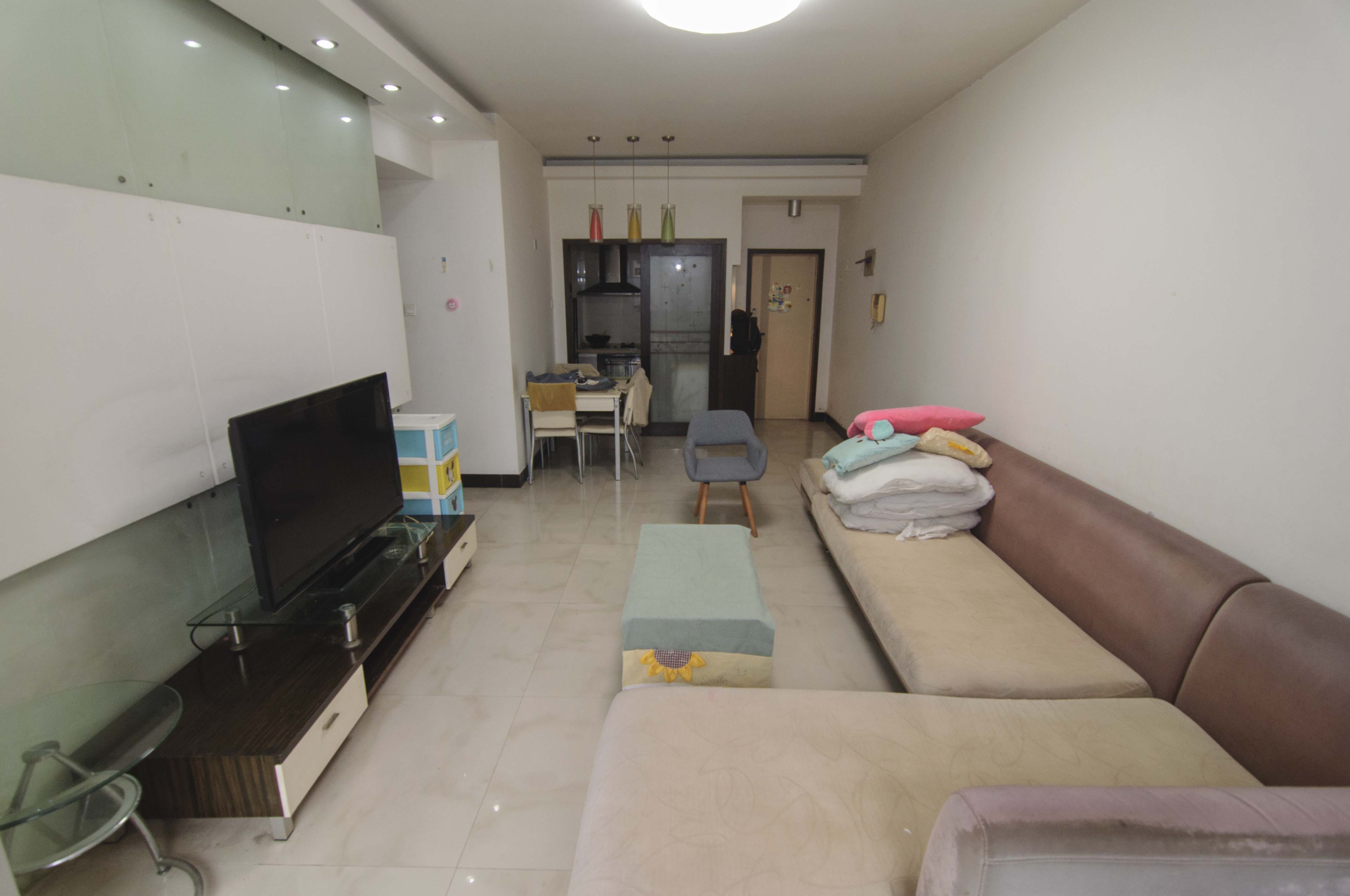 欧园  2室2厅1卫    89.88万客厅