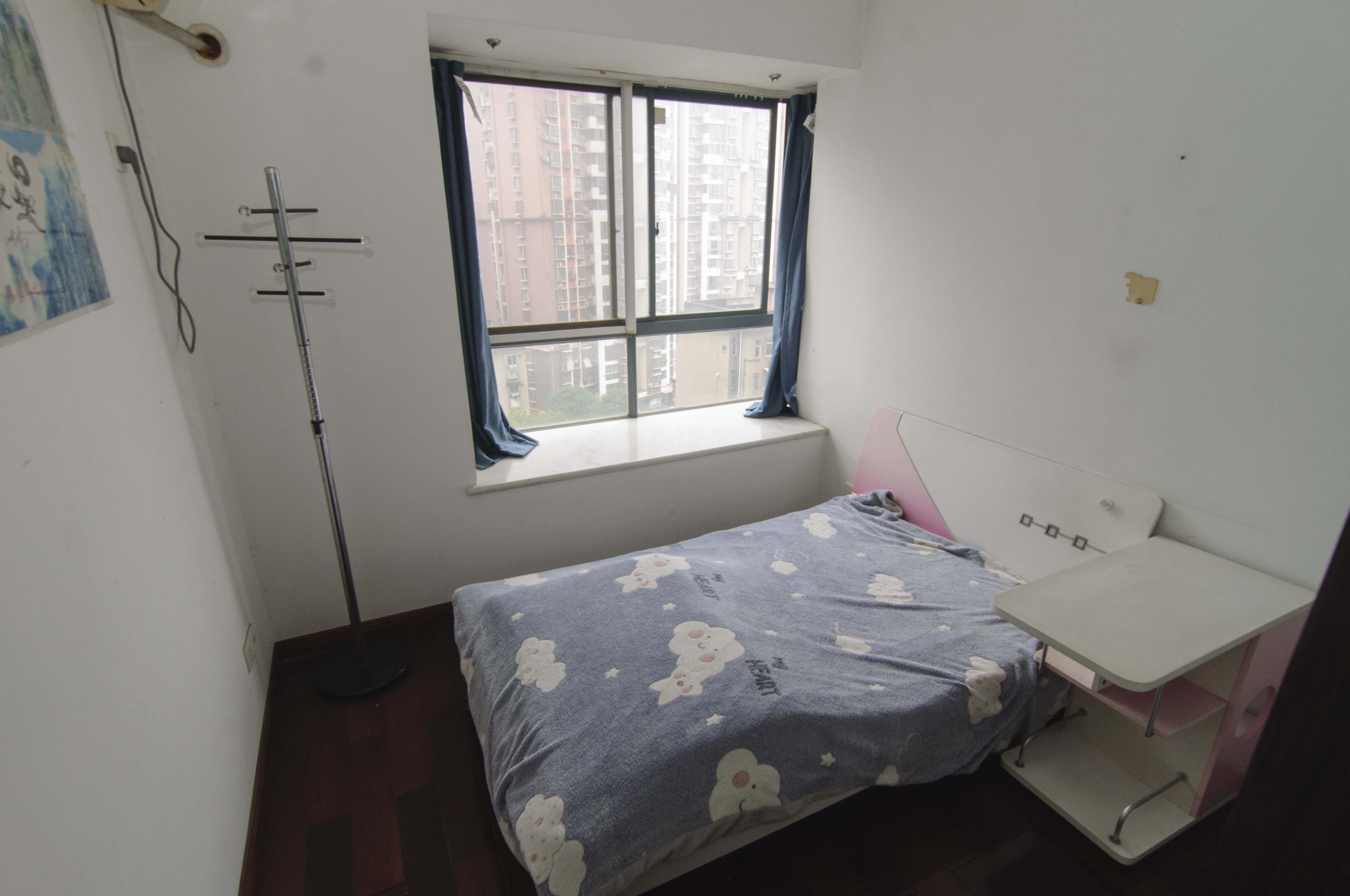 欧园  2室2厅1卫    89.88万卧室