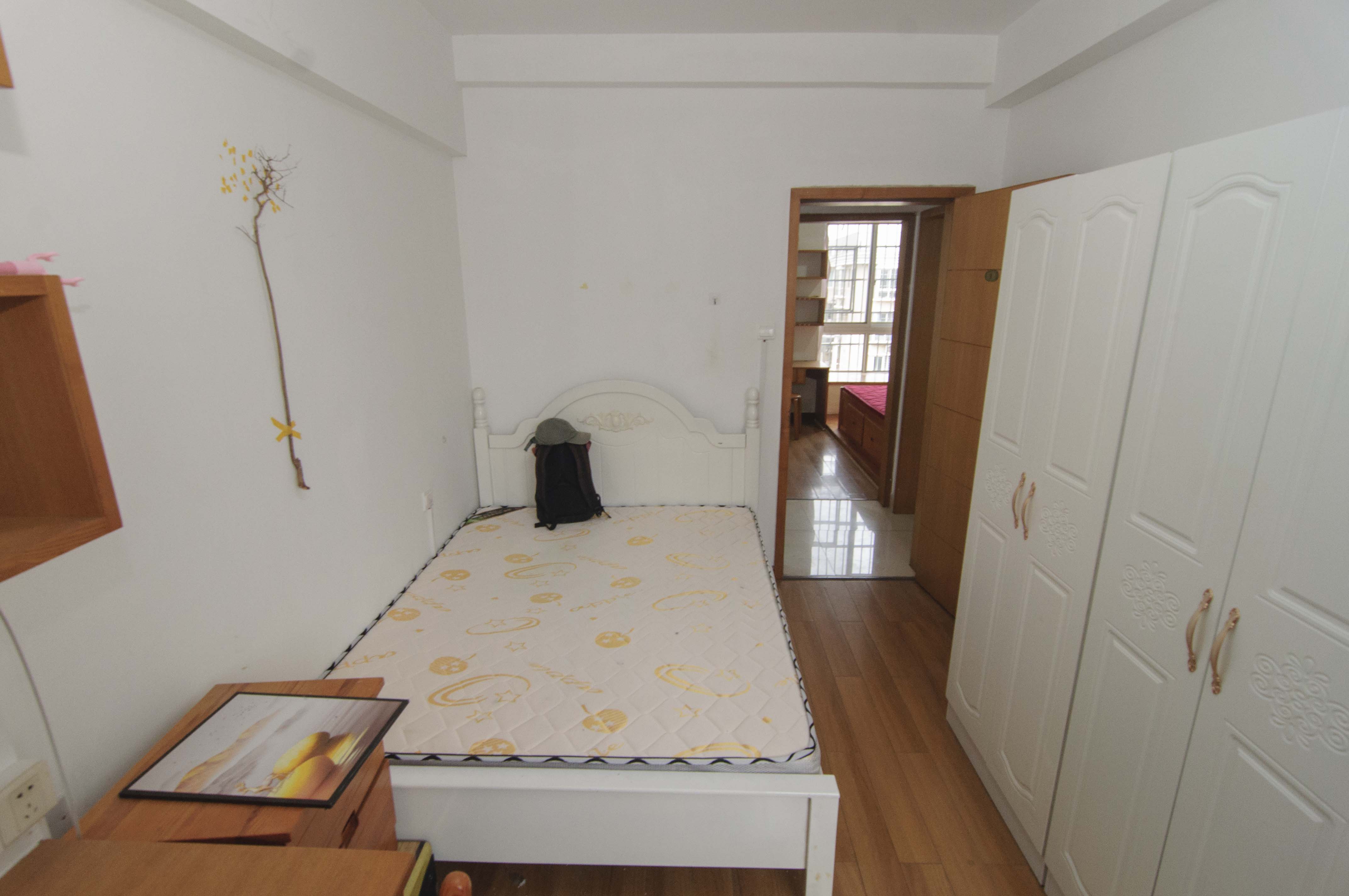 金碧文华  3室2厅1卫    74.9万卧室