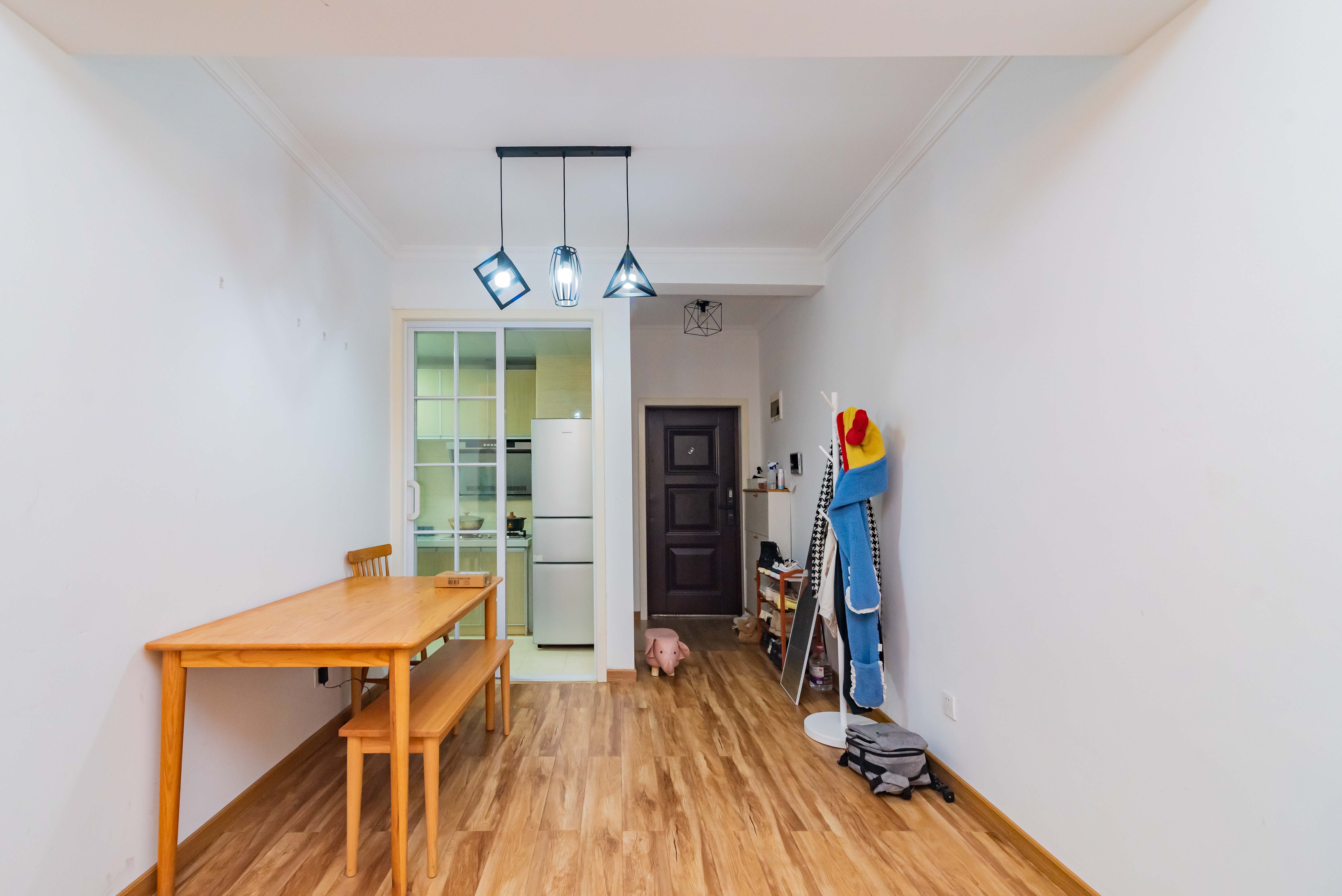 香江锦城  2室2厅1卫    125.0万客厅