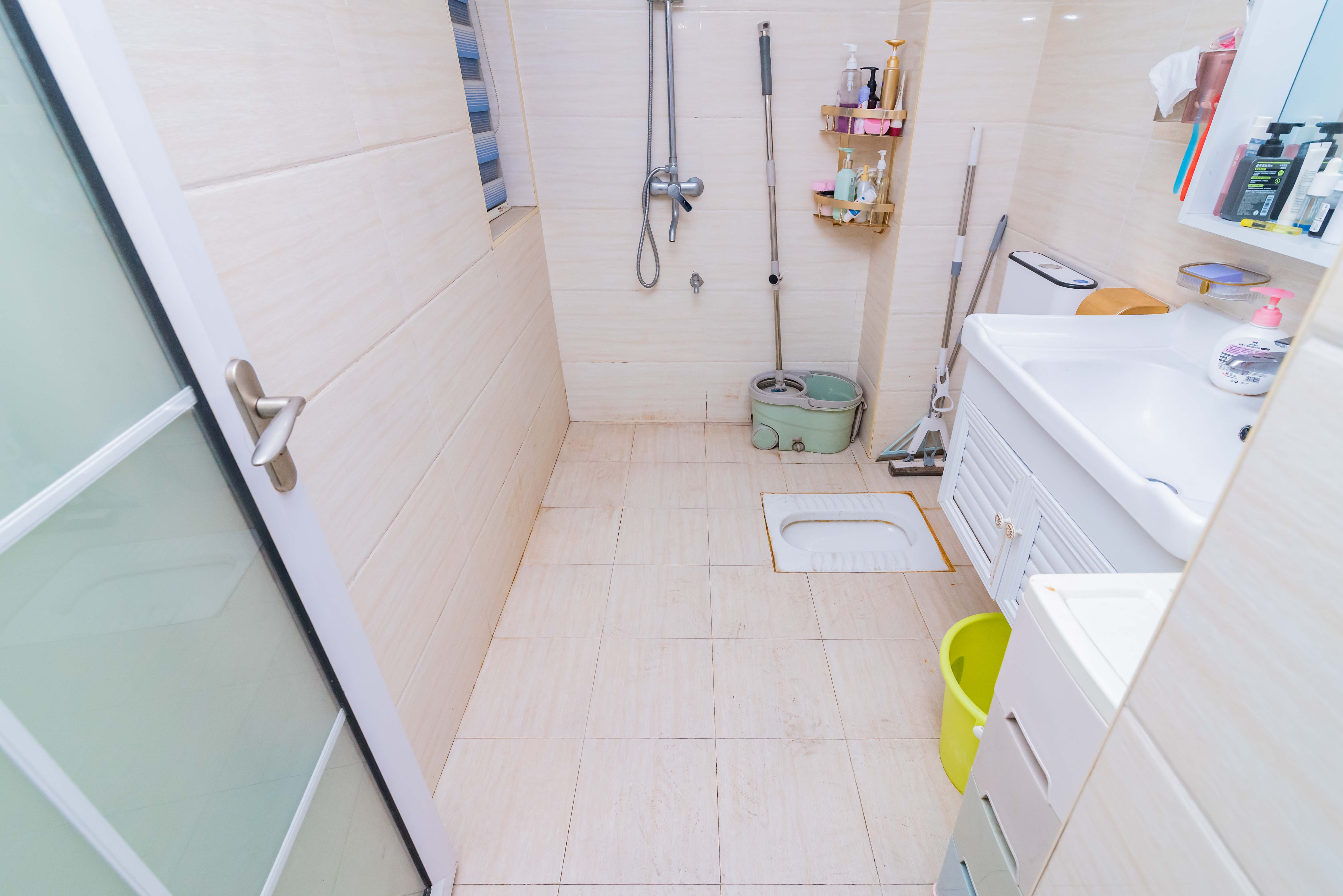 香江锦城  2室2厅1卫    125.0万卫生间