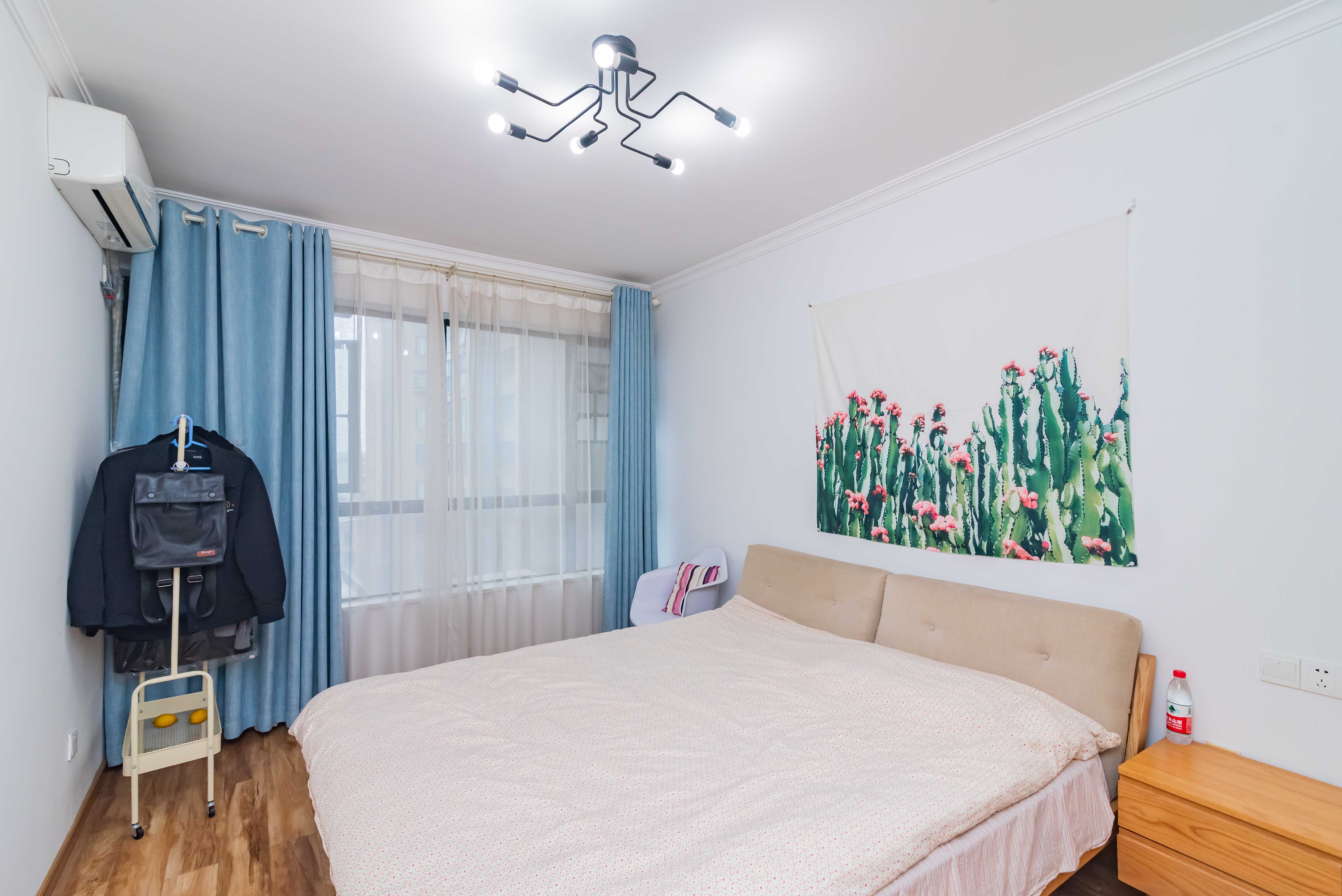 香江锦城  2室2厅1卫    125.0万卧室