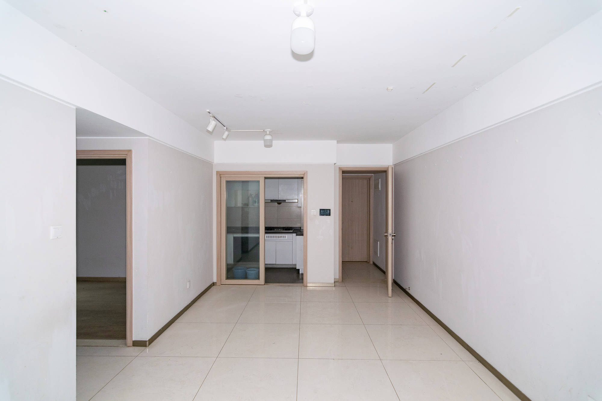 时代倾城三期 2室2厅1卫 81.0万 时代倾城三期 2室2厅1卫 81.0万客厅