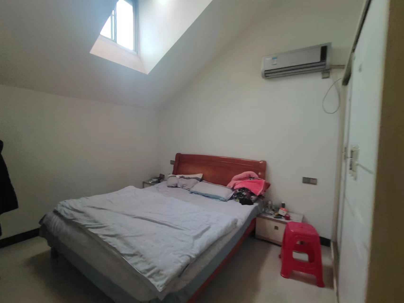 水陌华庭 5室3厅3卫 80.0万 水陌华庭 5室3厅3卫 80.0万室内图