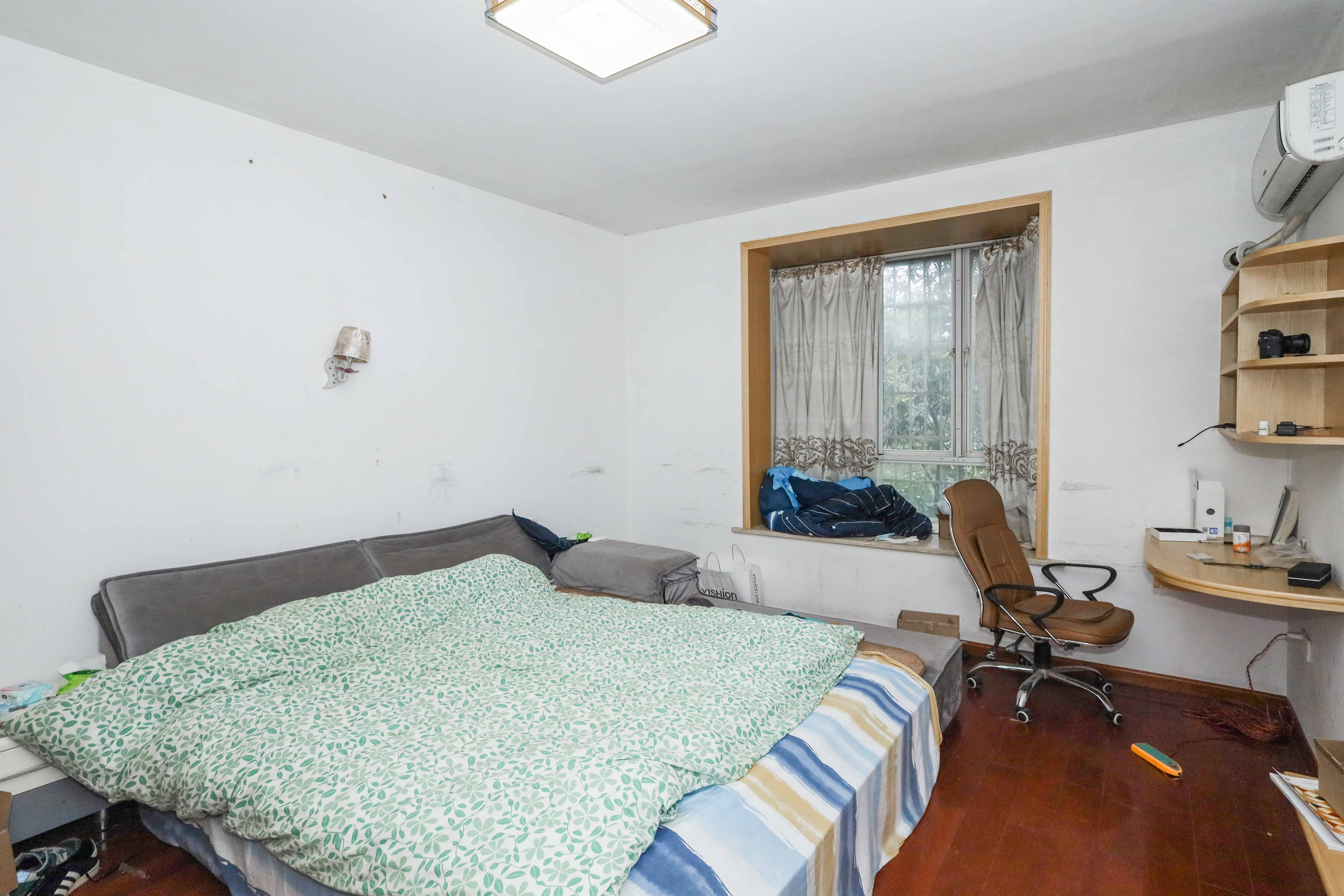 山水英伦 3室2厅2卫 108.0万 山水英伦 3室2厅2卫 108.0万卧室