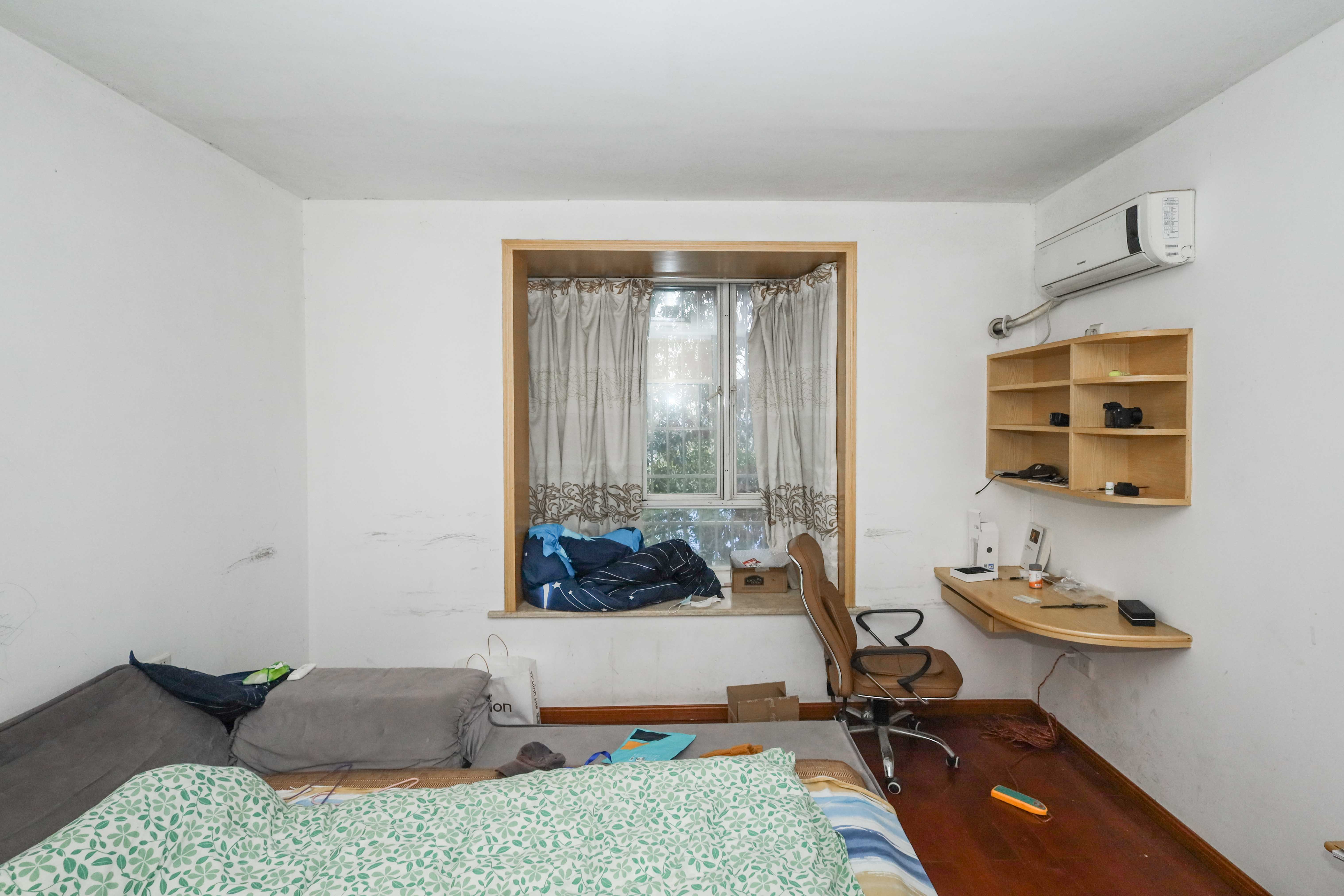 山水英伦 3室2厅2卫 108.0万 山水英伦 3室2厅2卫 108.0万卧室