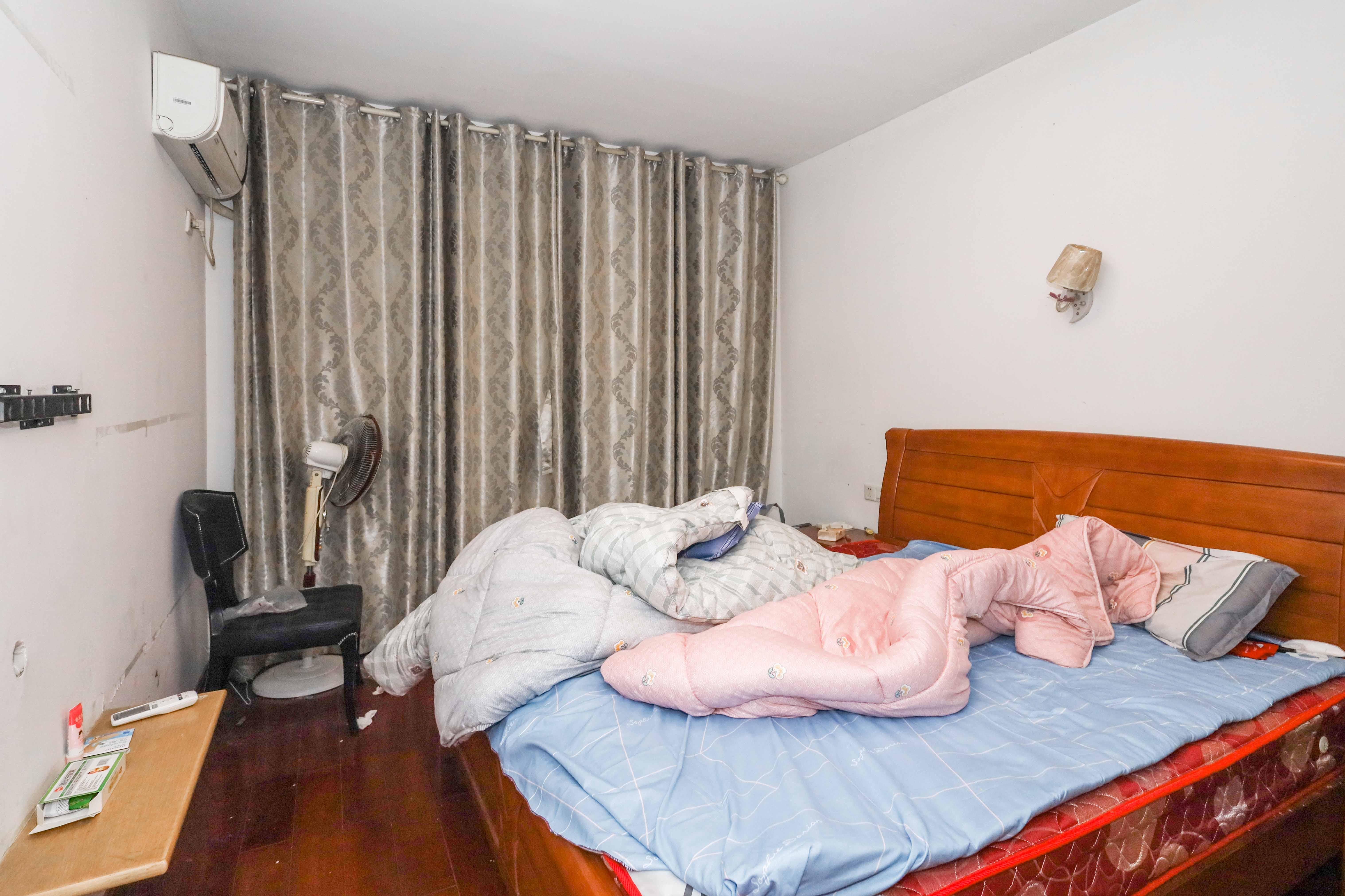 山水英伦 3室2厅2卫 108.0万 山水英伦 3室2厅2卫 108.0万卧室