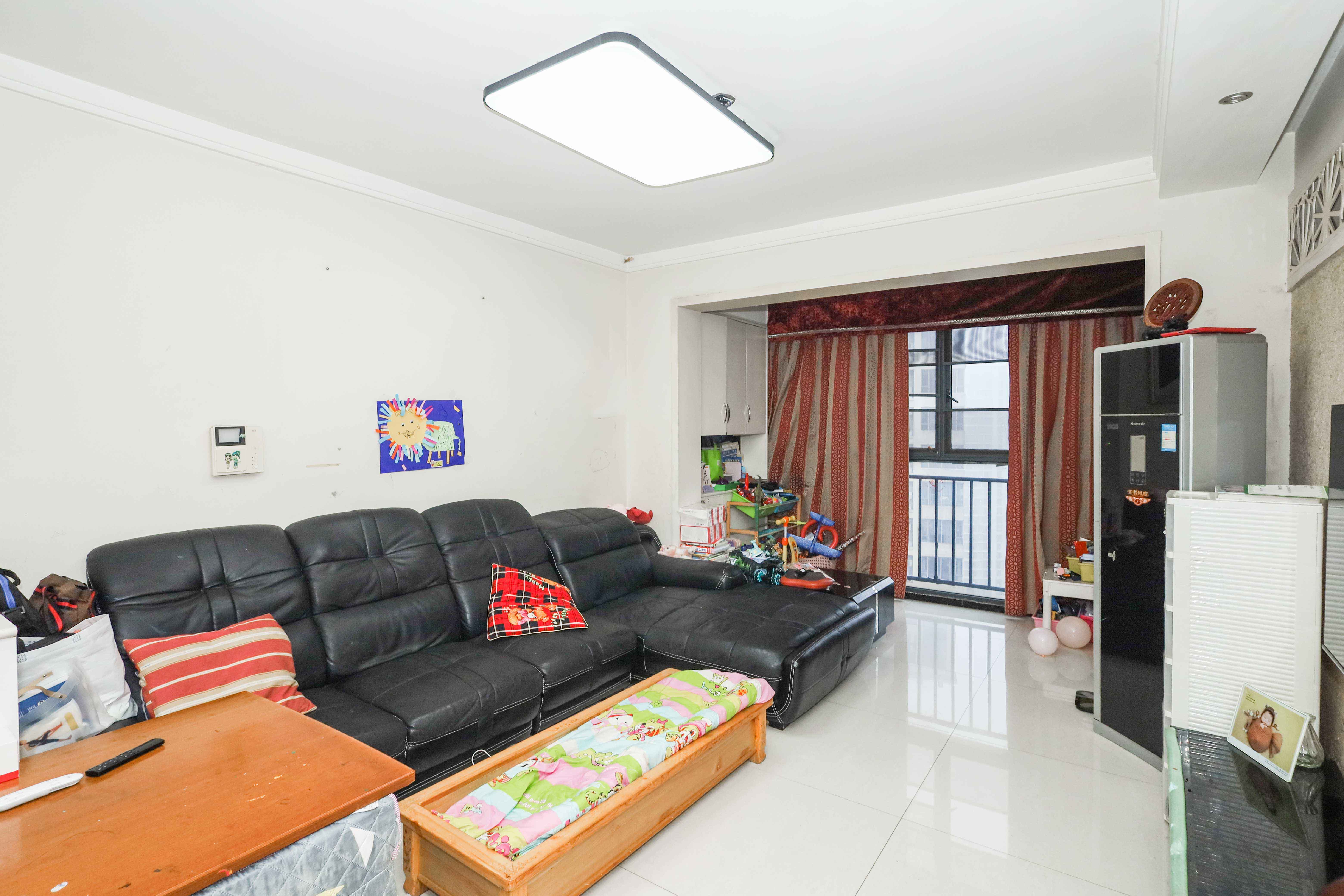 保利麓谷林语B区 3室2厅2卫 108.0万 保利麓谷林语B区 3室2厅2卫 108.0万客厅