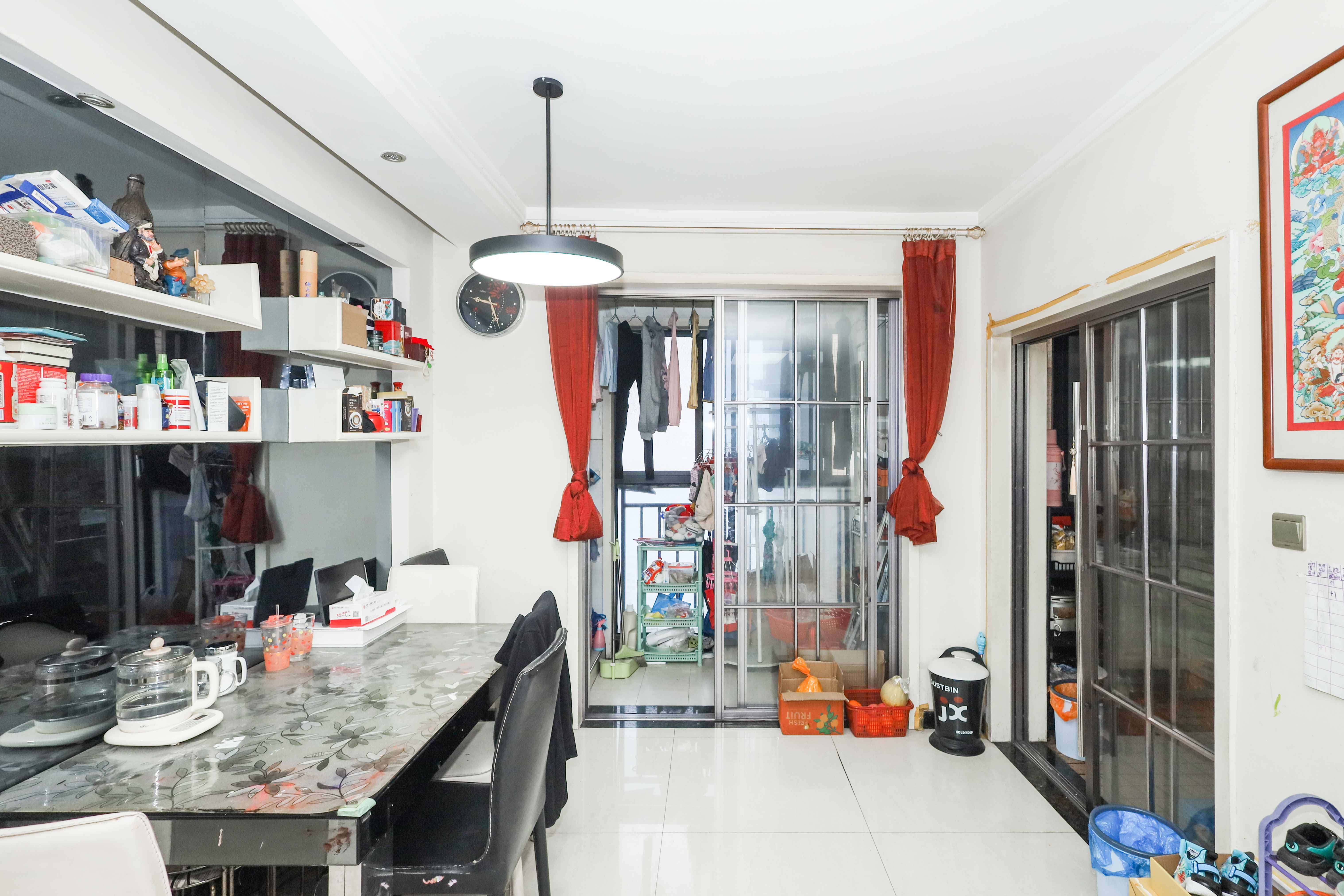 保利麓谷林语B区  3室2厅2卫    108.0万客厅