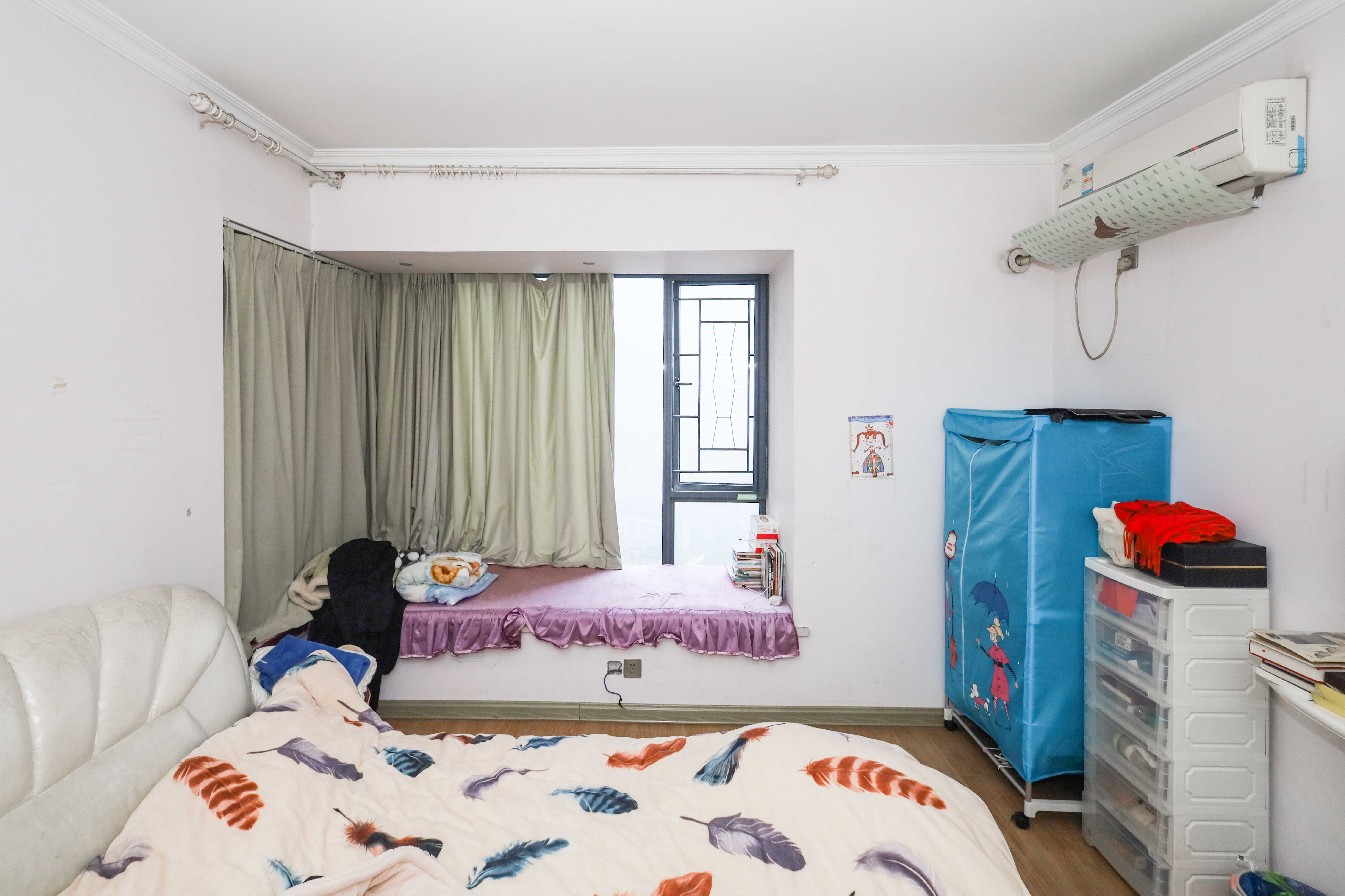 保利麓谷林语B区  3室2厅2卫    108.0万卧室