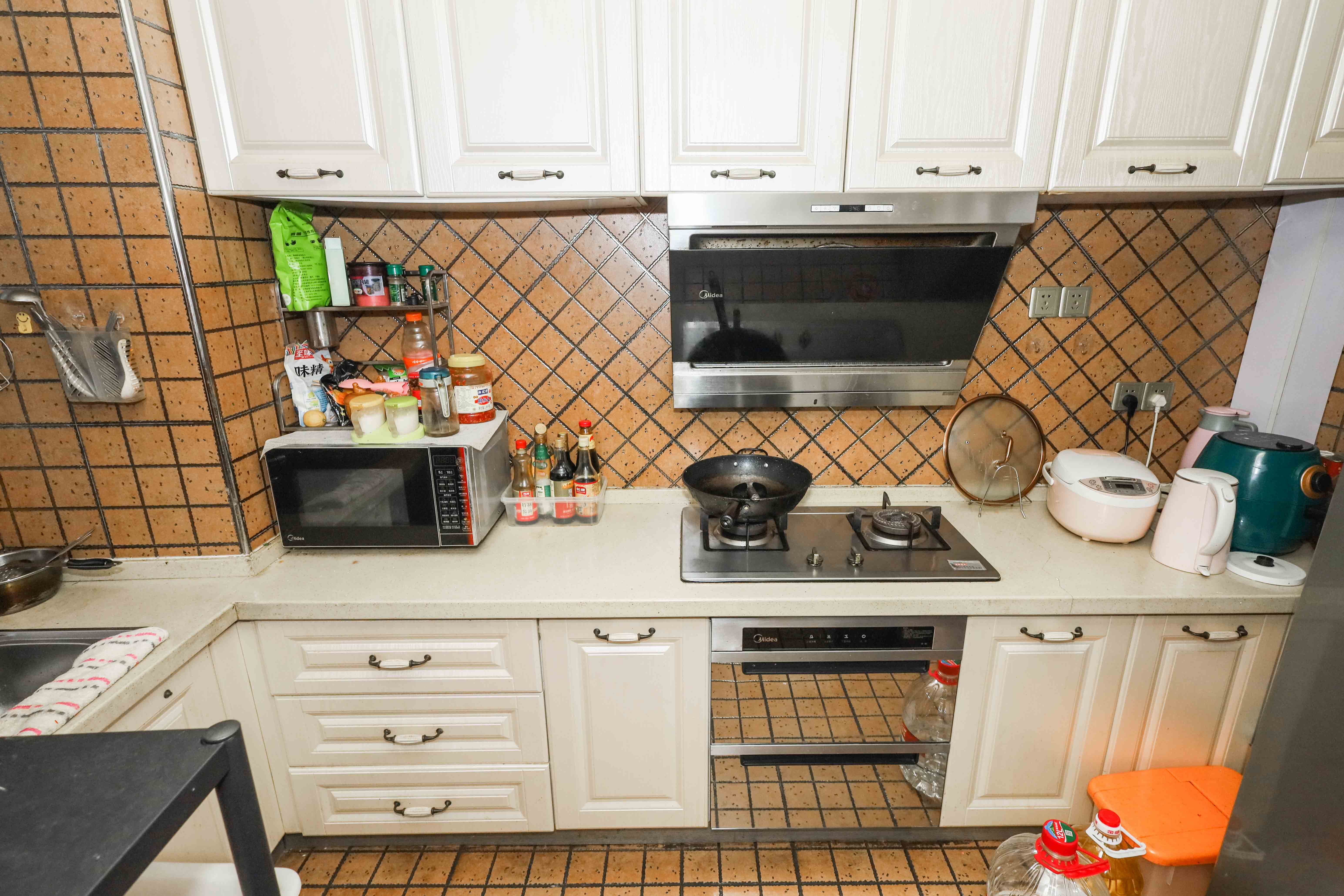 保利麓谷林语B区 3室2厅2卫 108.0万 保利麓谷林语B区 3室2厅2卫 108.0万厨房