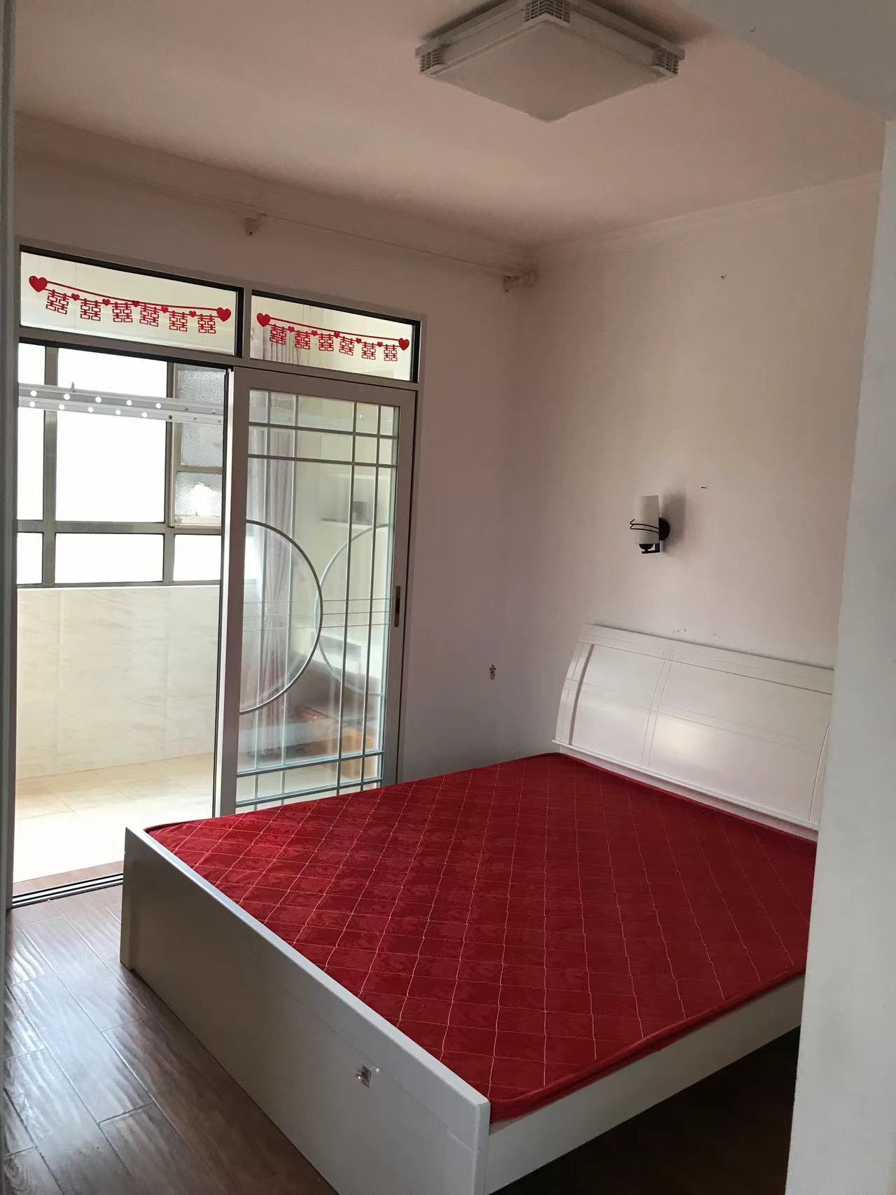 华圣巴陵尚品  3室2厅1卫   2400.00元/月室内图