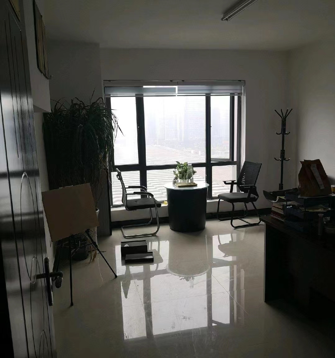 中天会展城SOHO公寓  1室1厅1卫   2500.00元/月室内图