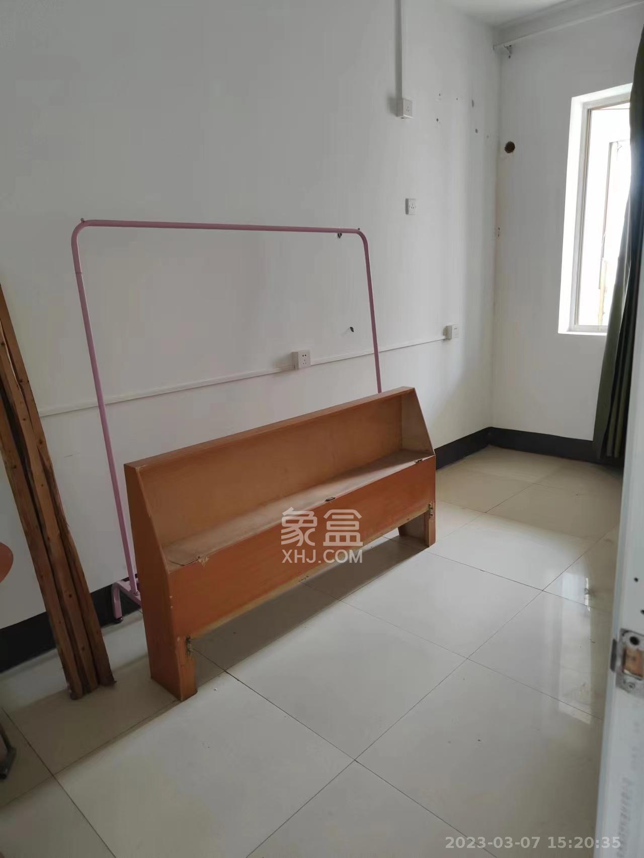 云峰小区  3室2厅1卫   1500.00元/月室内图