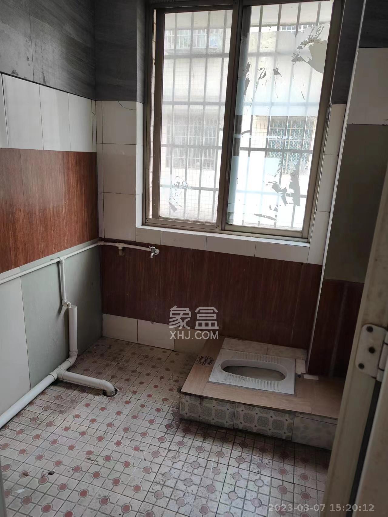 云峰小区  3室2厅1卫   1500.00元/月室内图